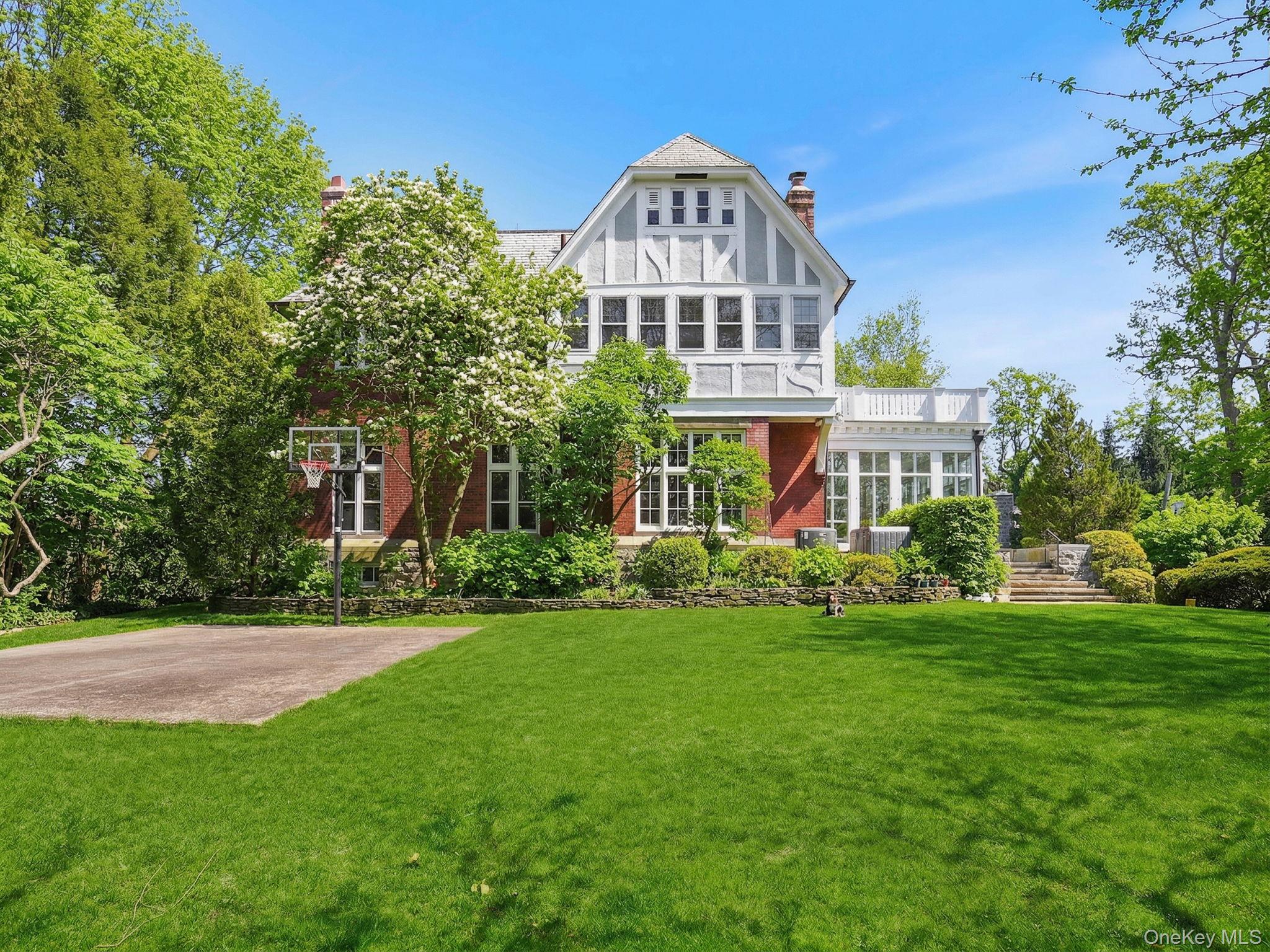 15 Hemlock Road