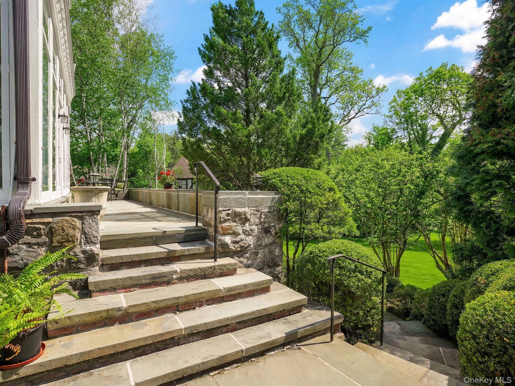 15 Hemlock Road