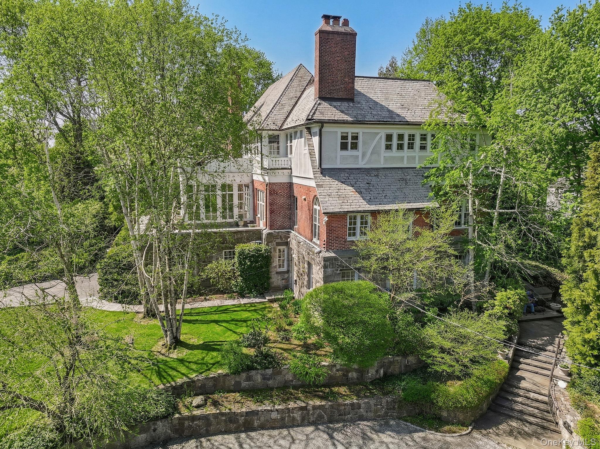 15 Hemlock Road