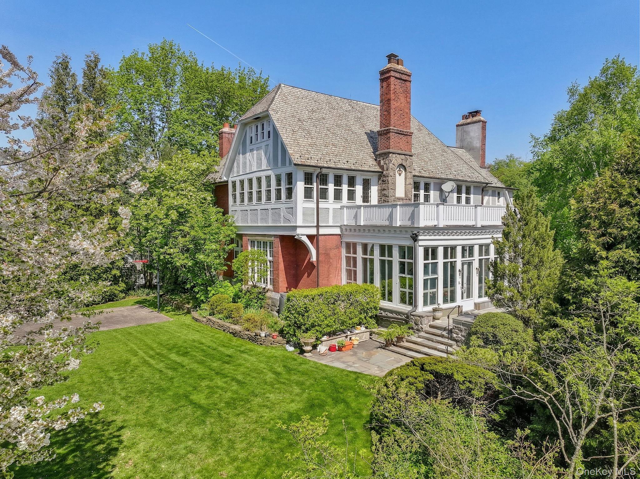 15 Hemlock Road