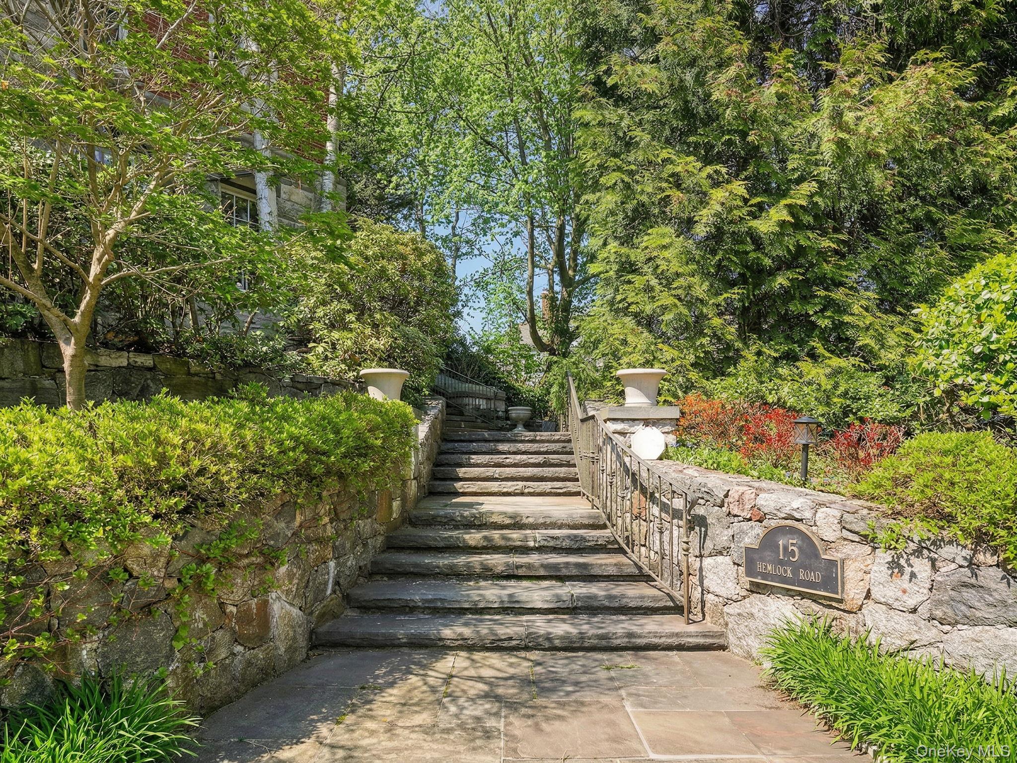 15 Hemlock Road