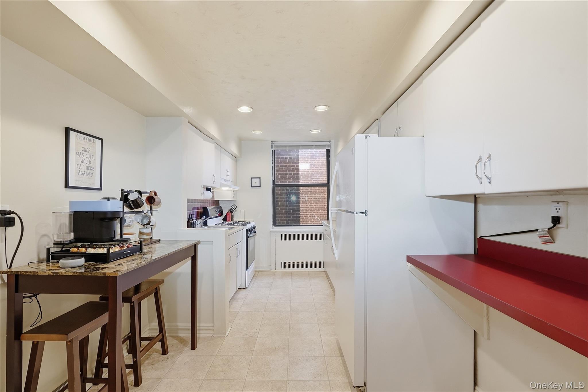 210 Martine Avenue Unit: 5L