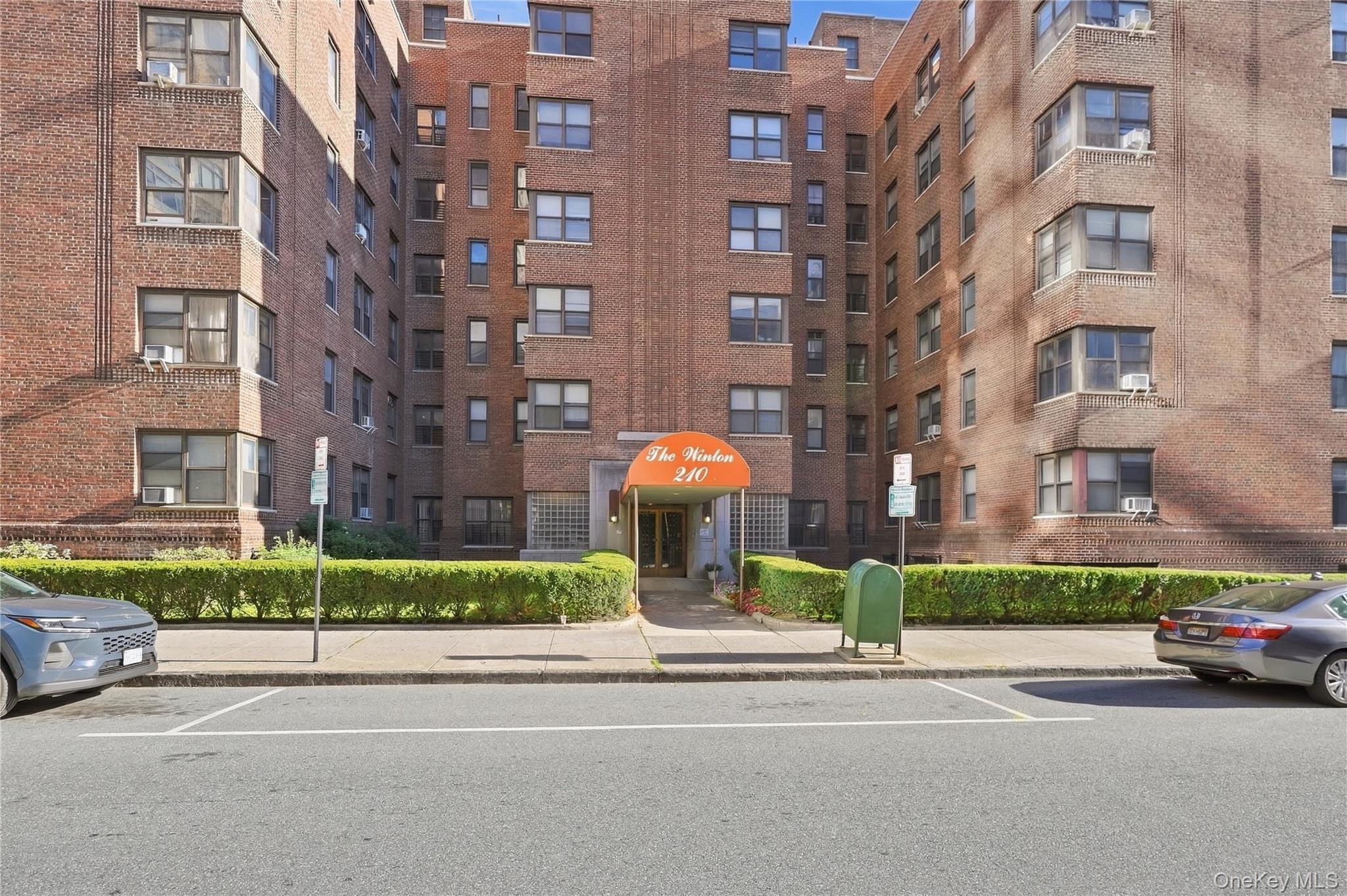 210 Martine Avenue Unit: 5L