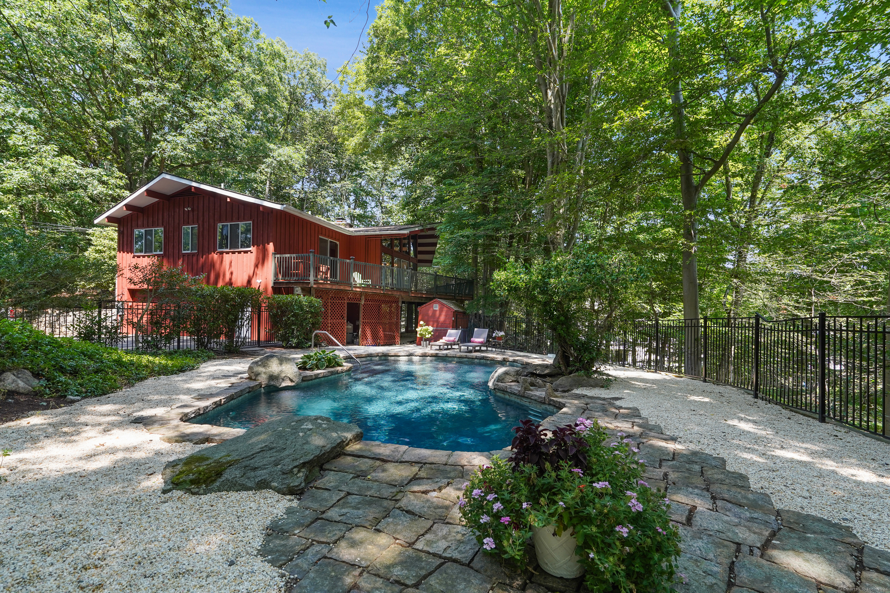 90 Lawrence Hill Road