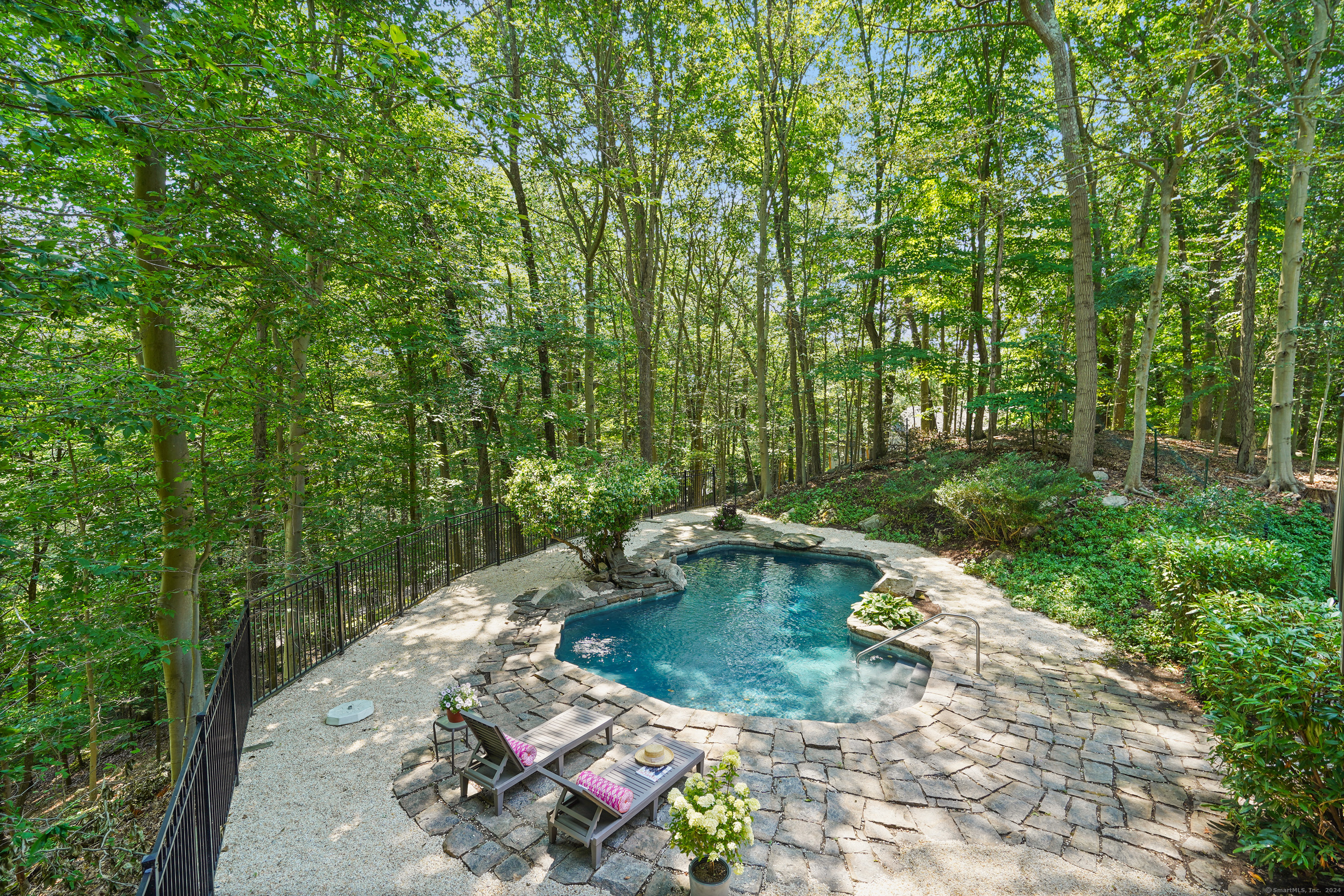 90 Lawrence Hill Road