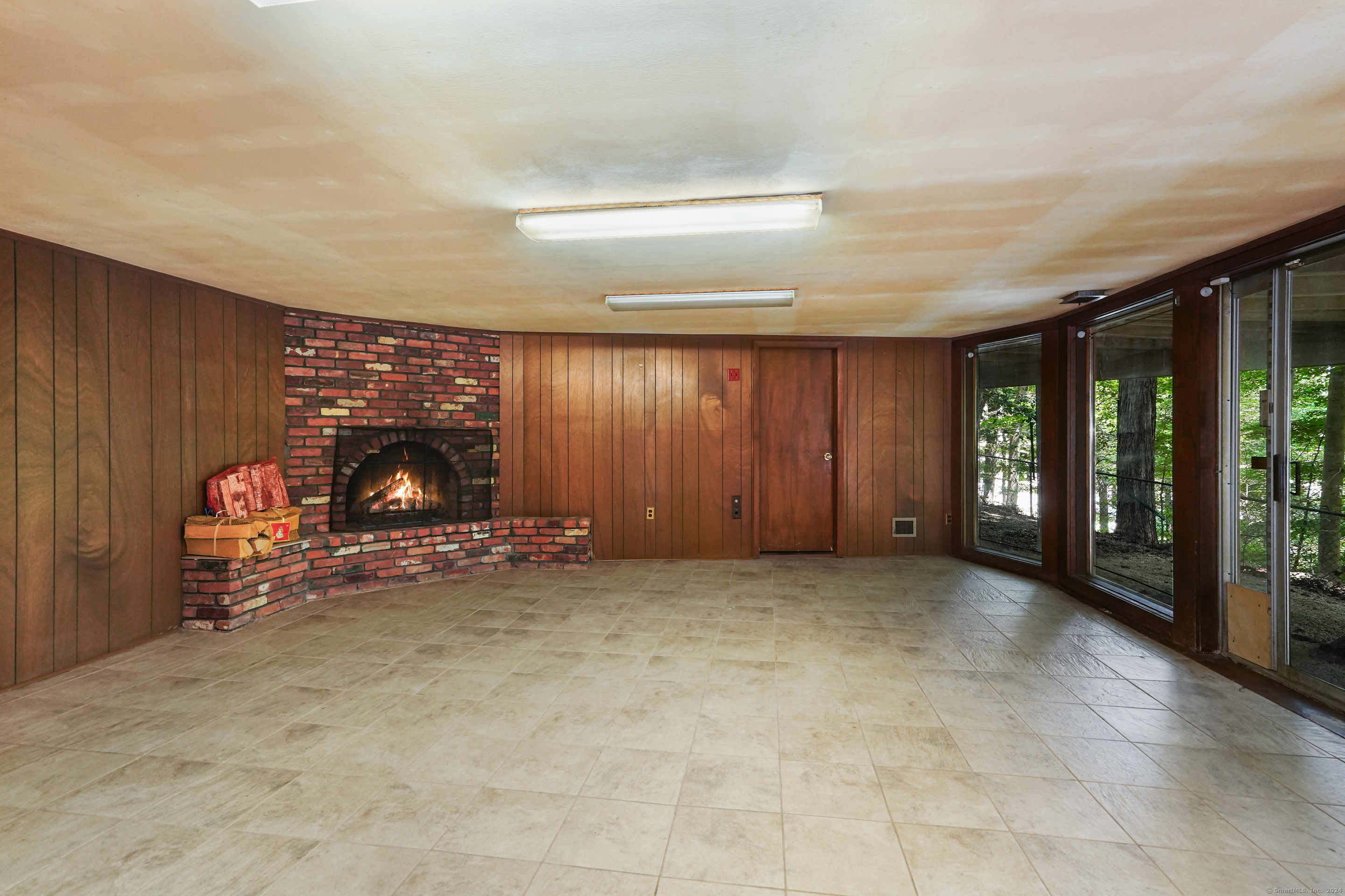 90 Lawrence Hill Road