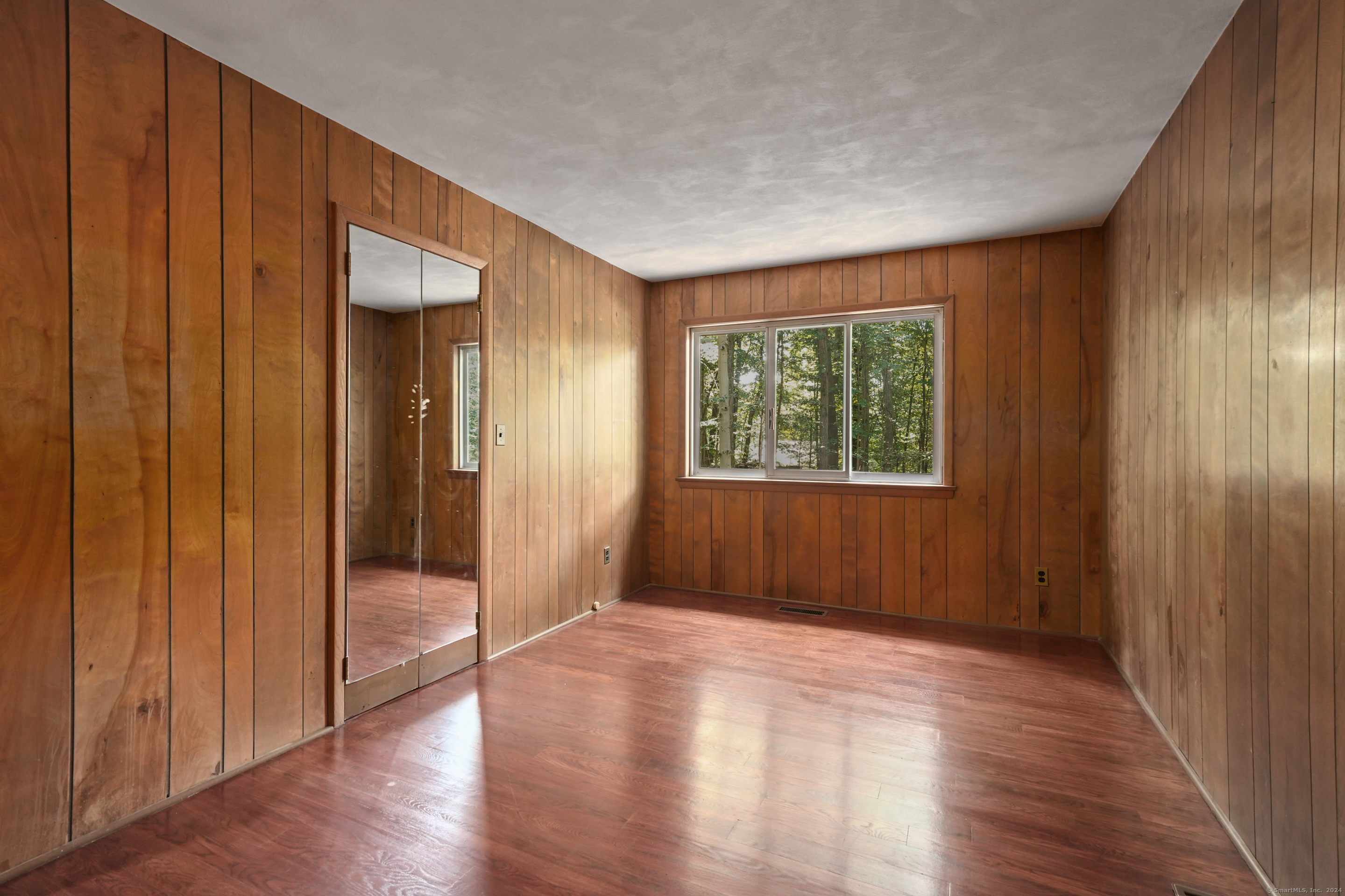 90 Lawrence Hill Road