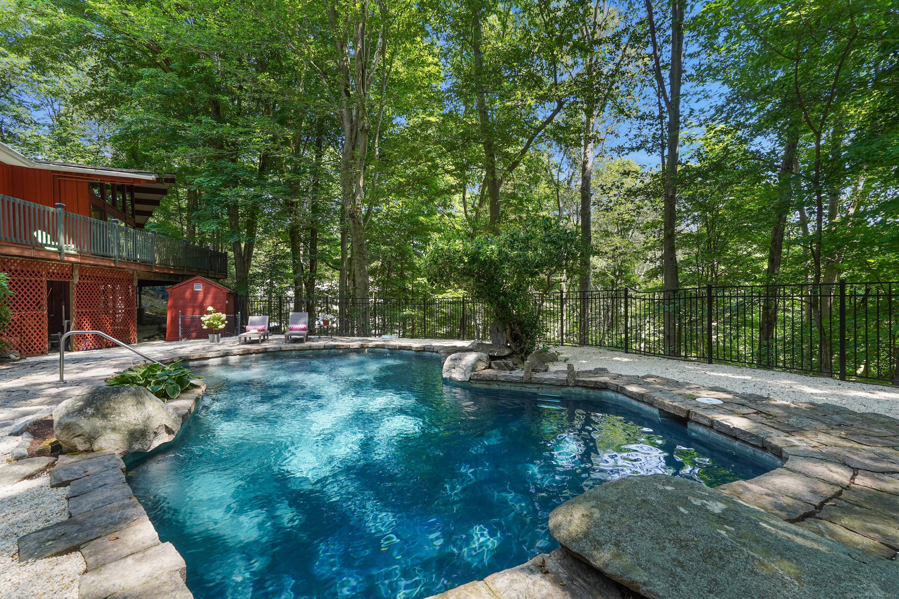 90 Lawrence Hill Road