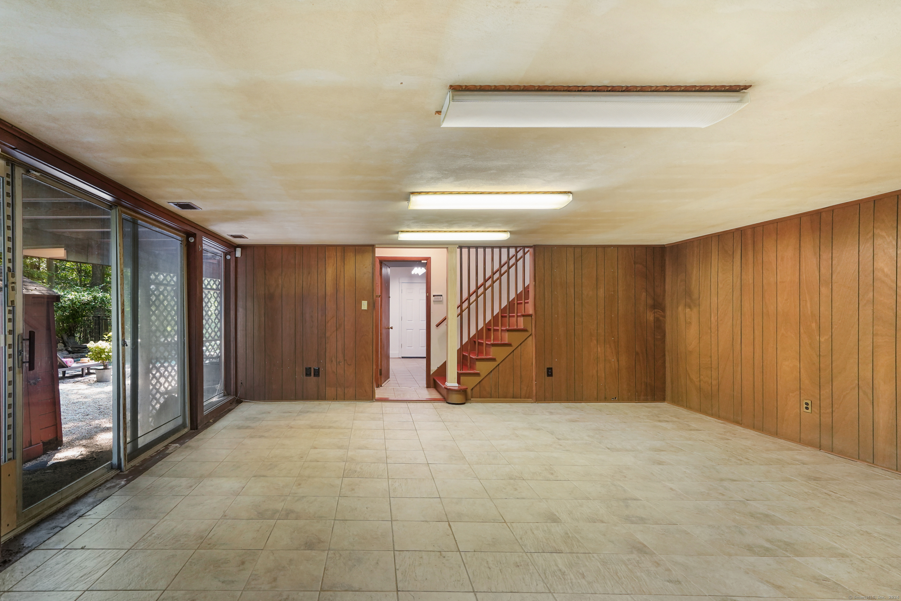 90 Lawrence Hill Road