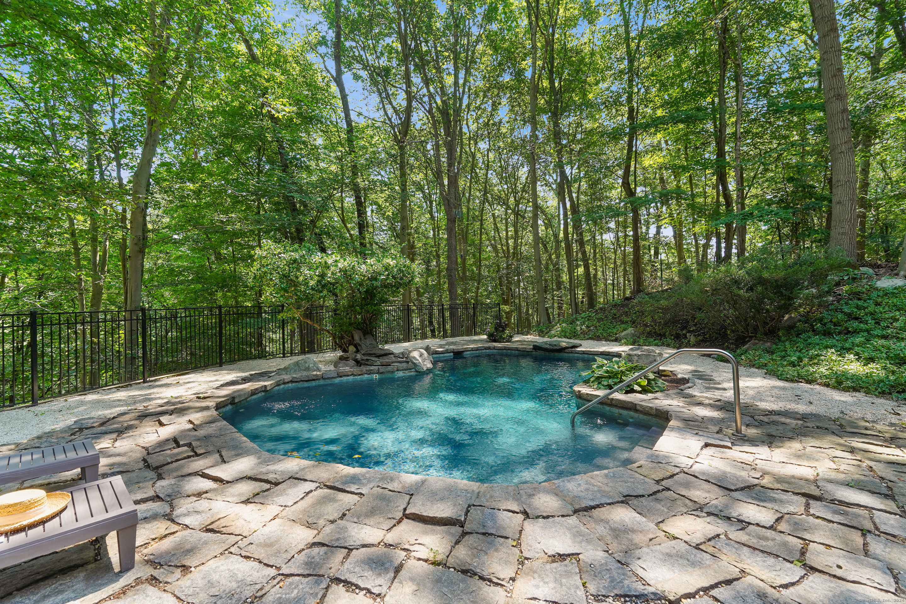 90 Lawrence Hill Road