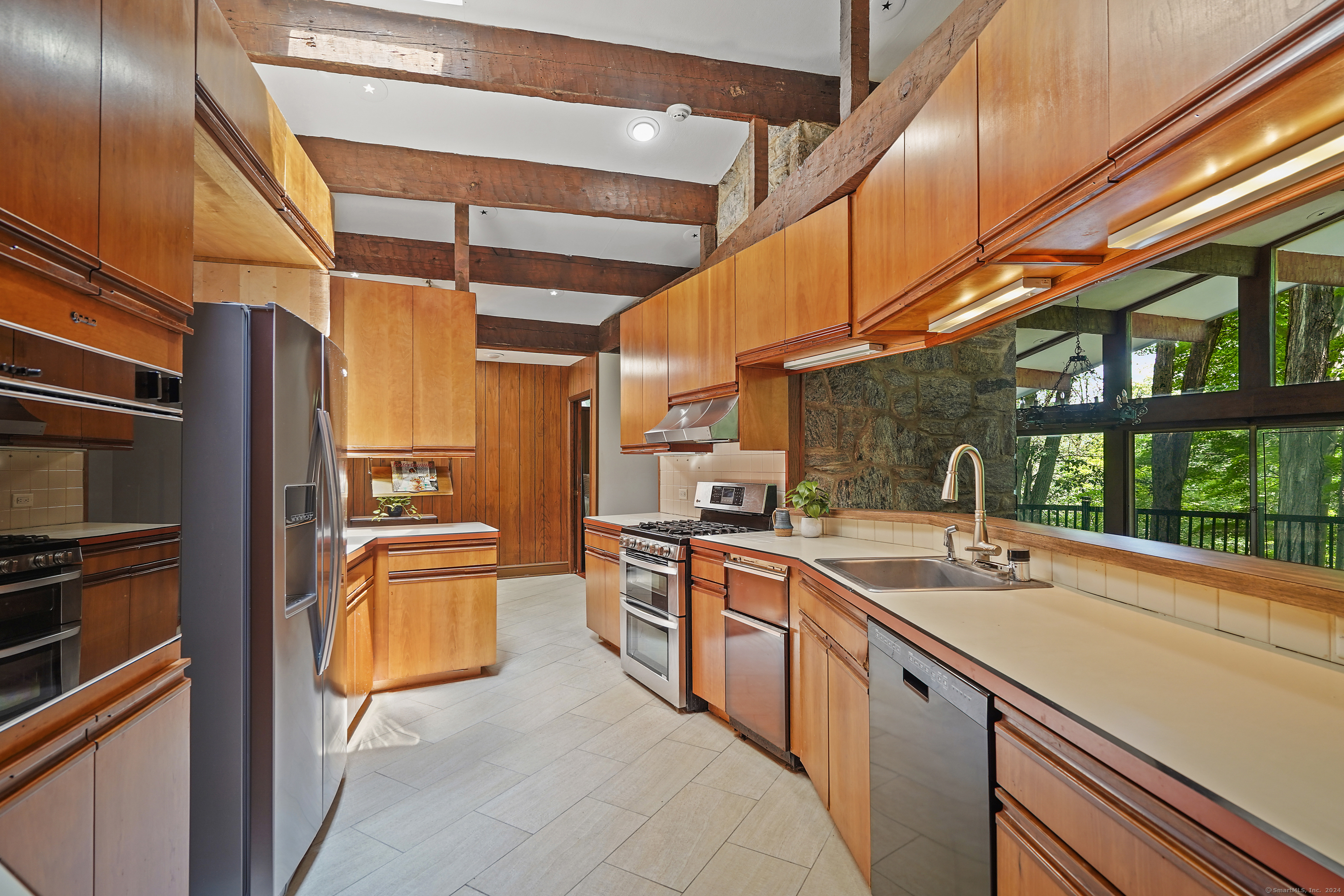 90 Lawrence Hill Road