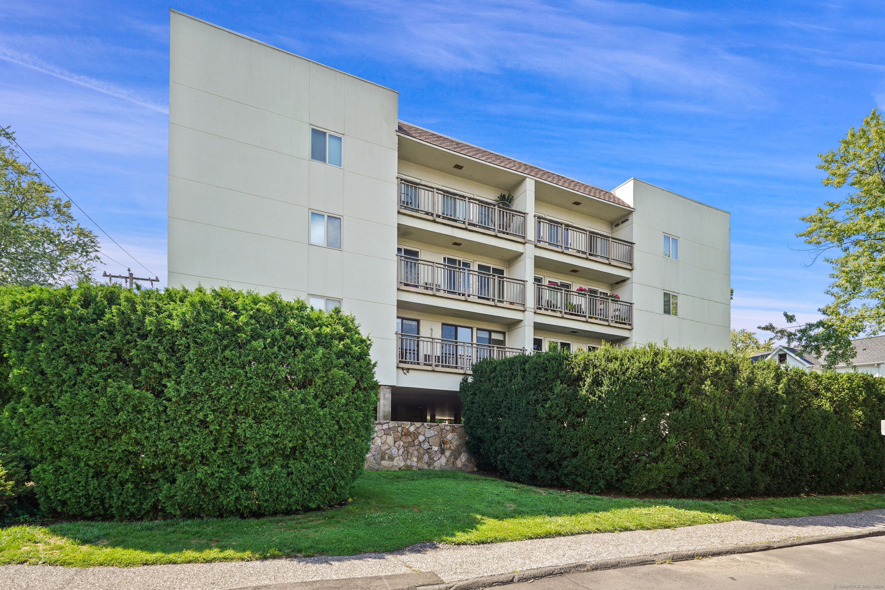 950 Cove Road APT B3