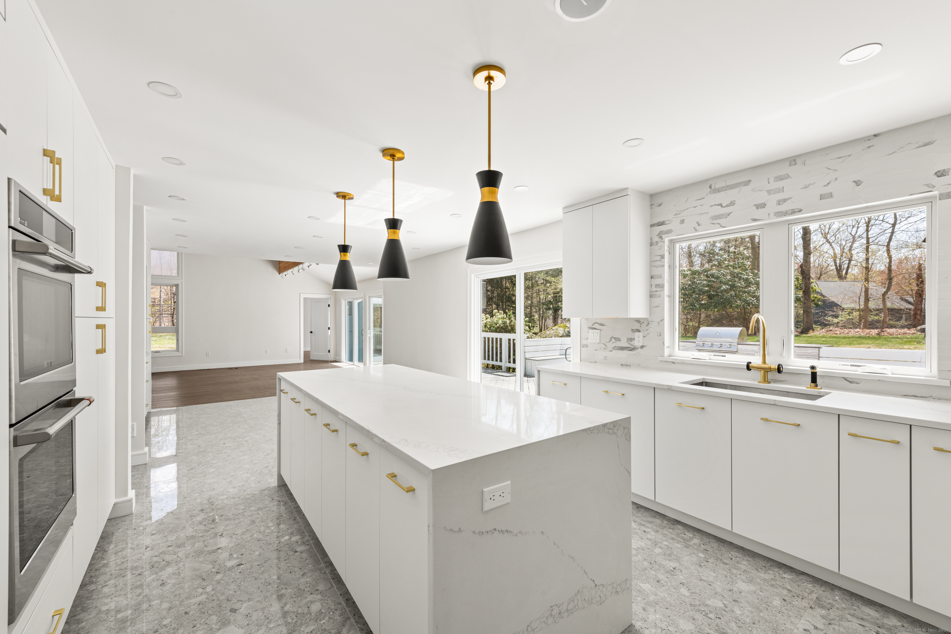 16 Hedge Brook Lane