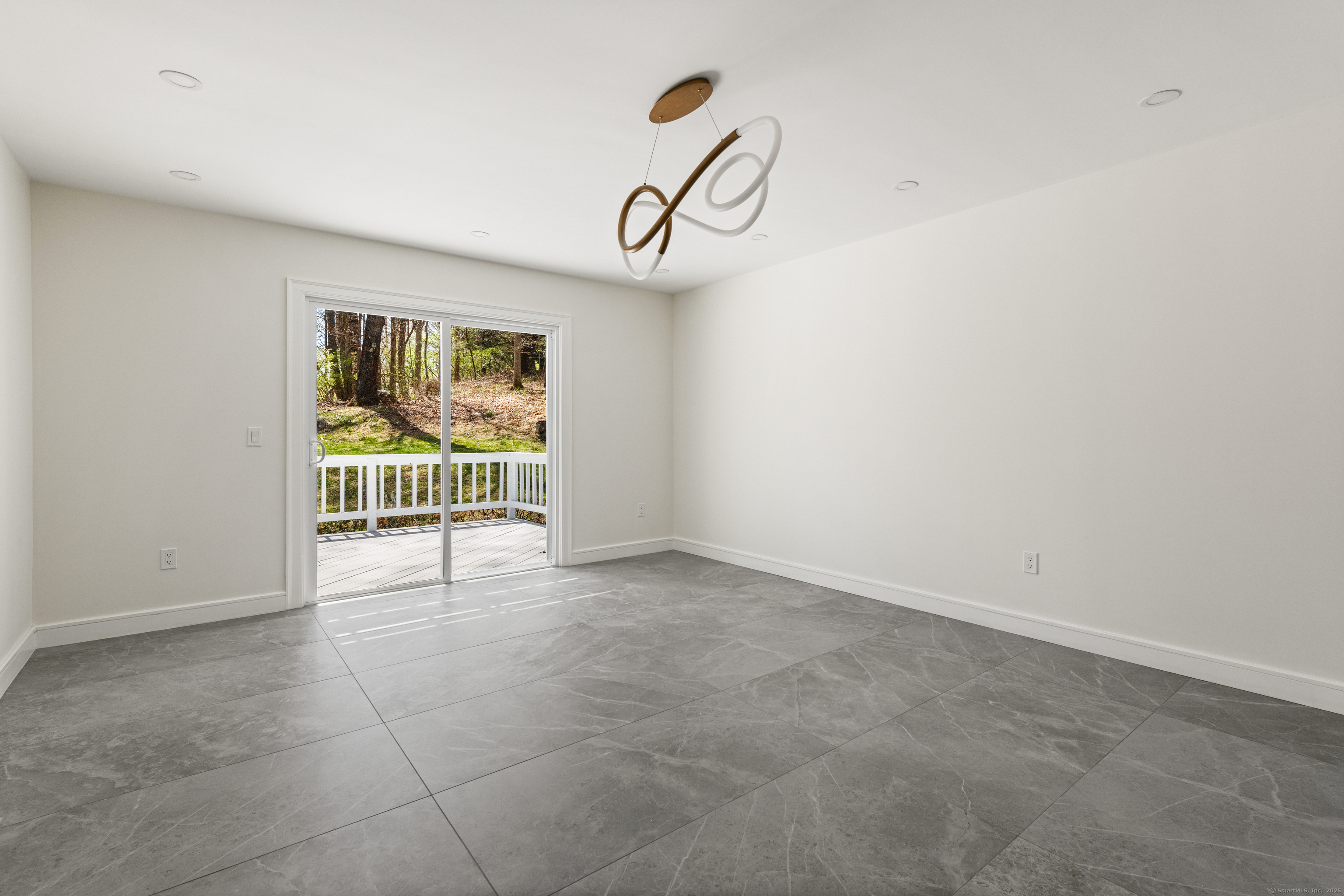 16 Hedge Brook Lane