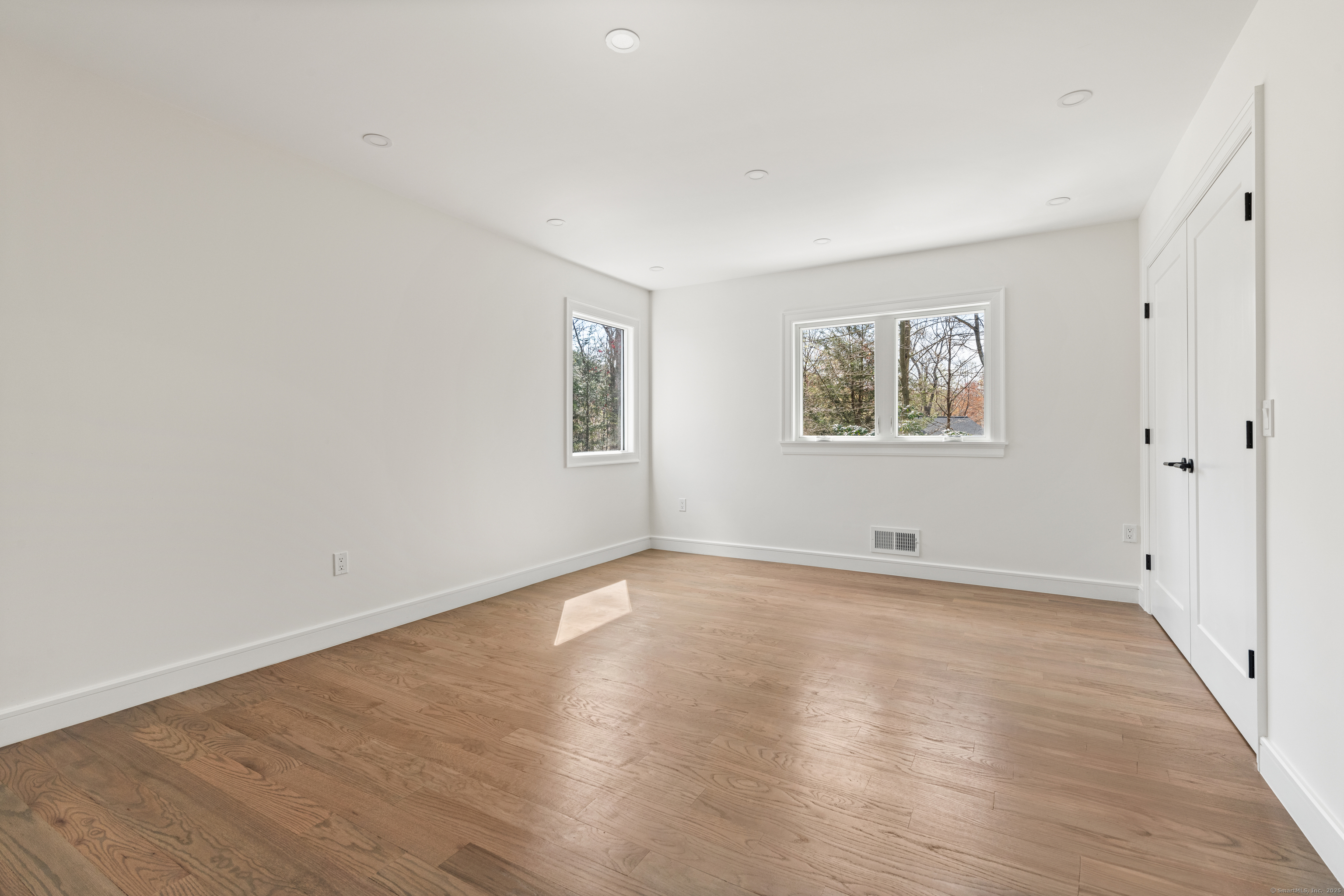 16 Hedge Brook Lane