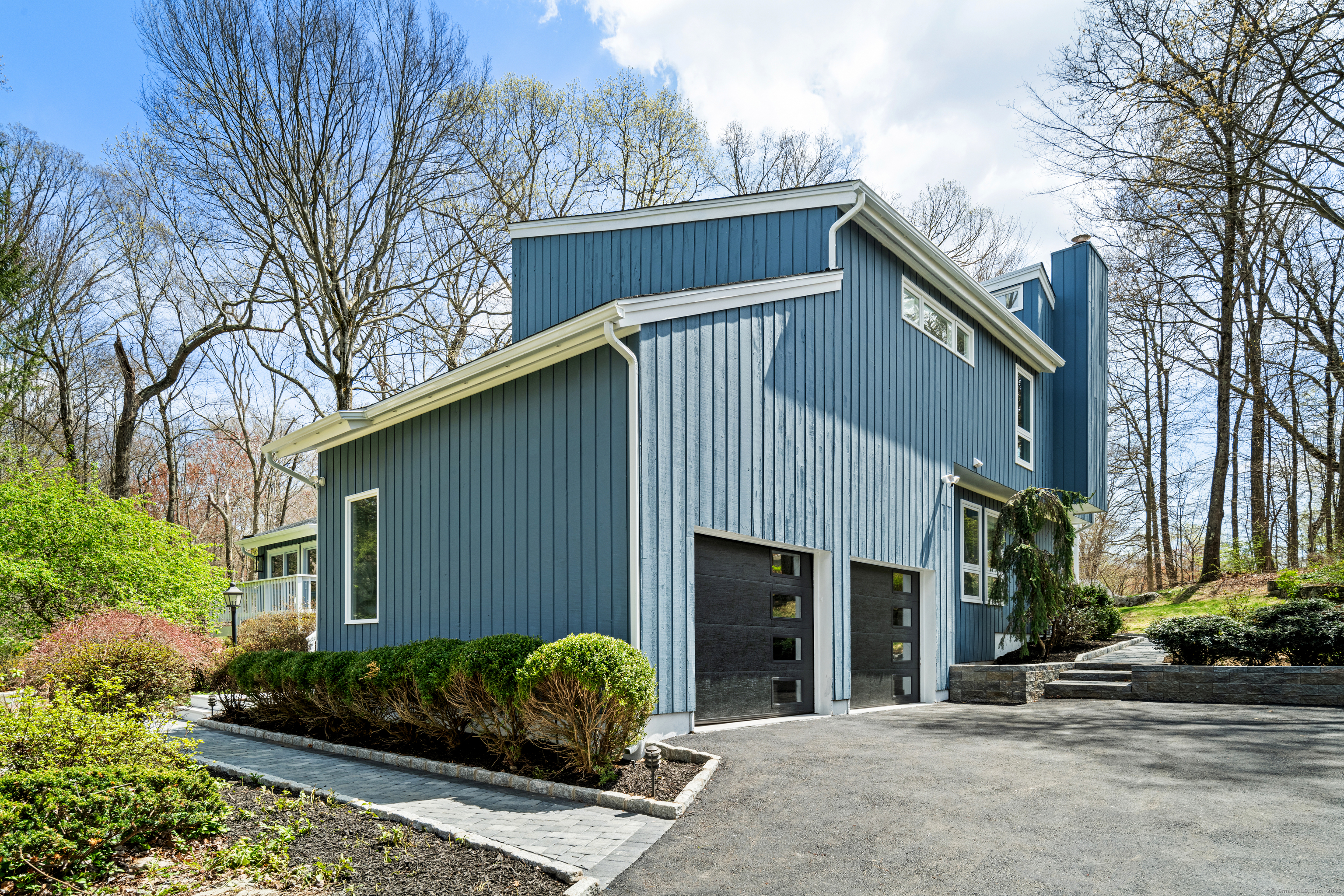16 Hedge Brook Lane