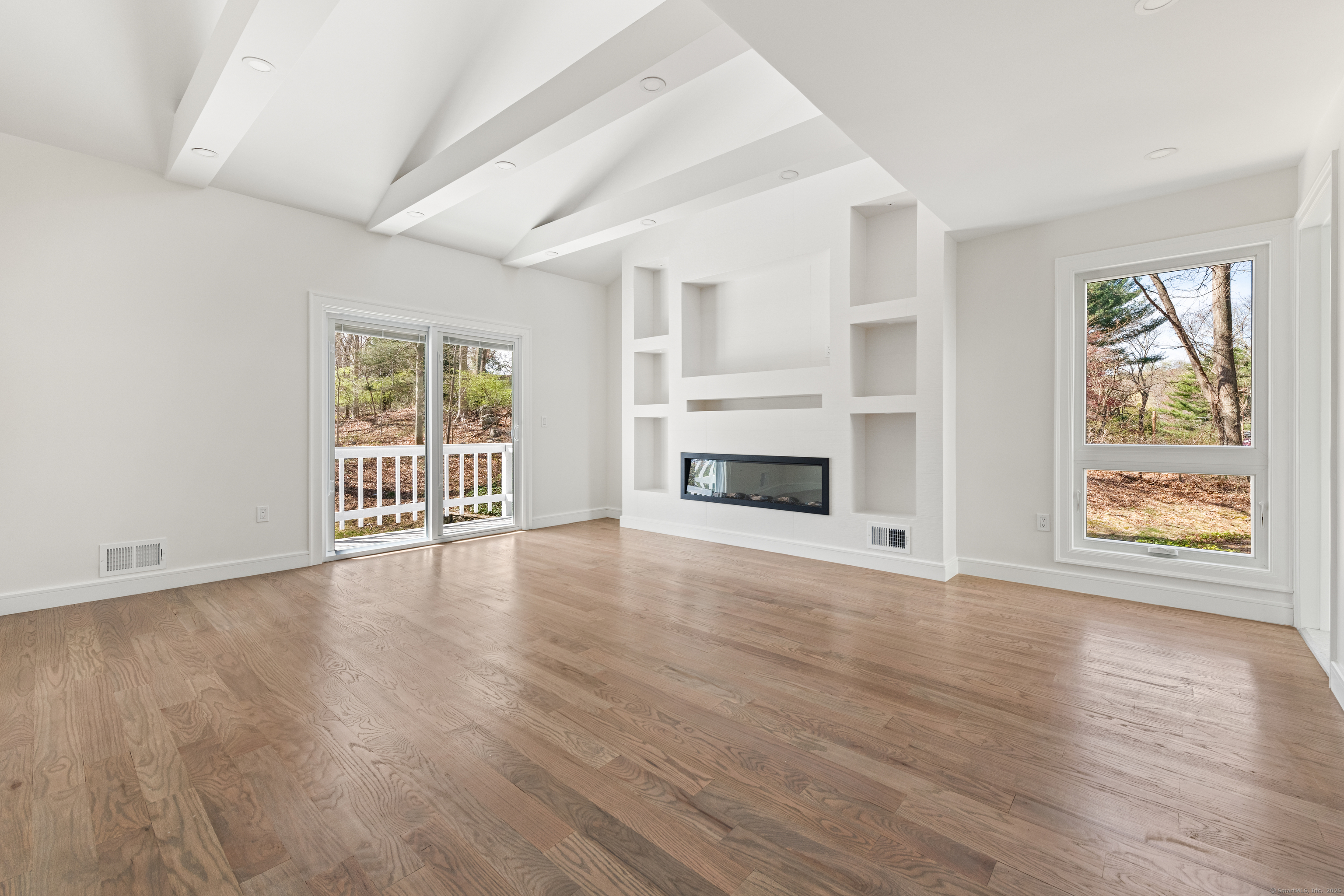 16 Hedge Brook Lane