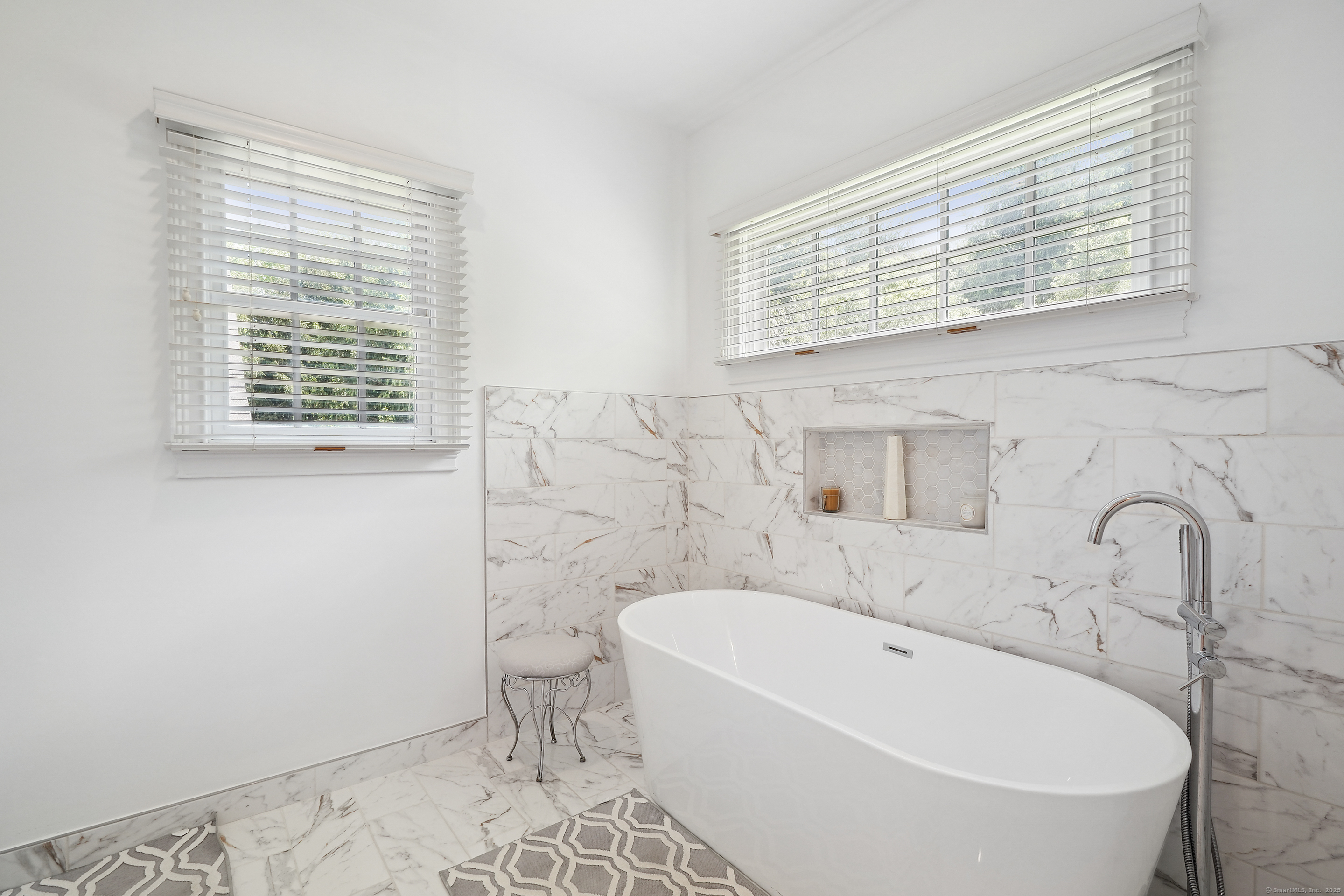 222 Roxbury Road
