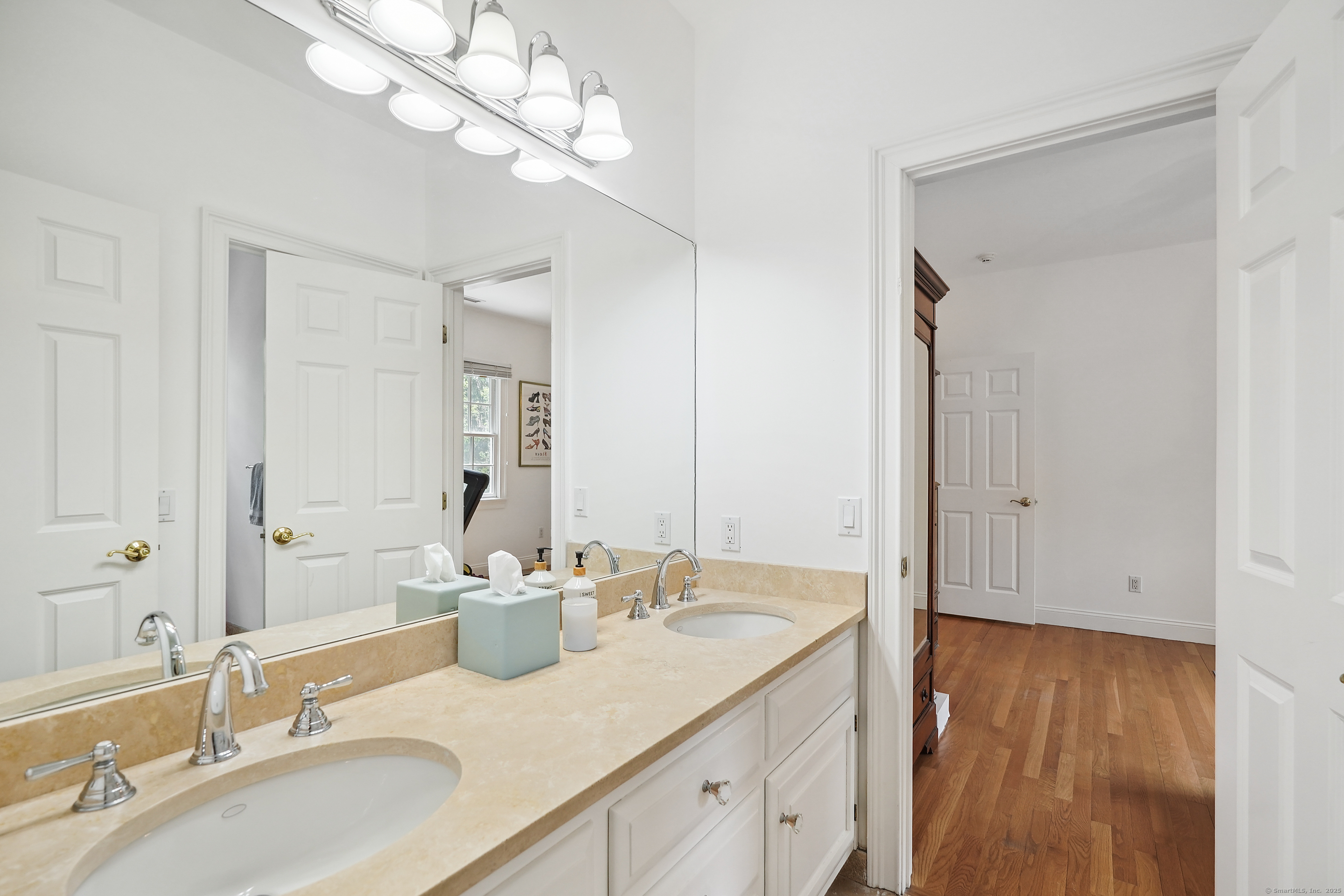 222 Roxbury Road