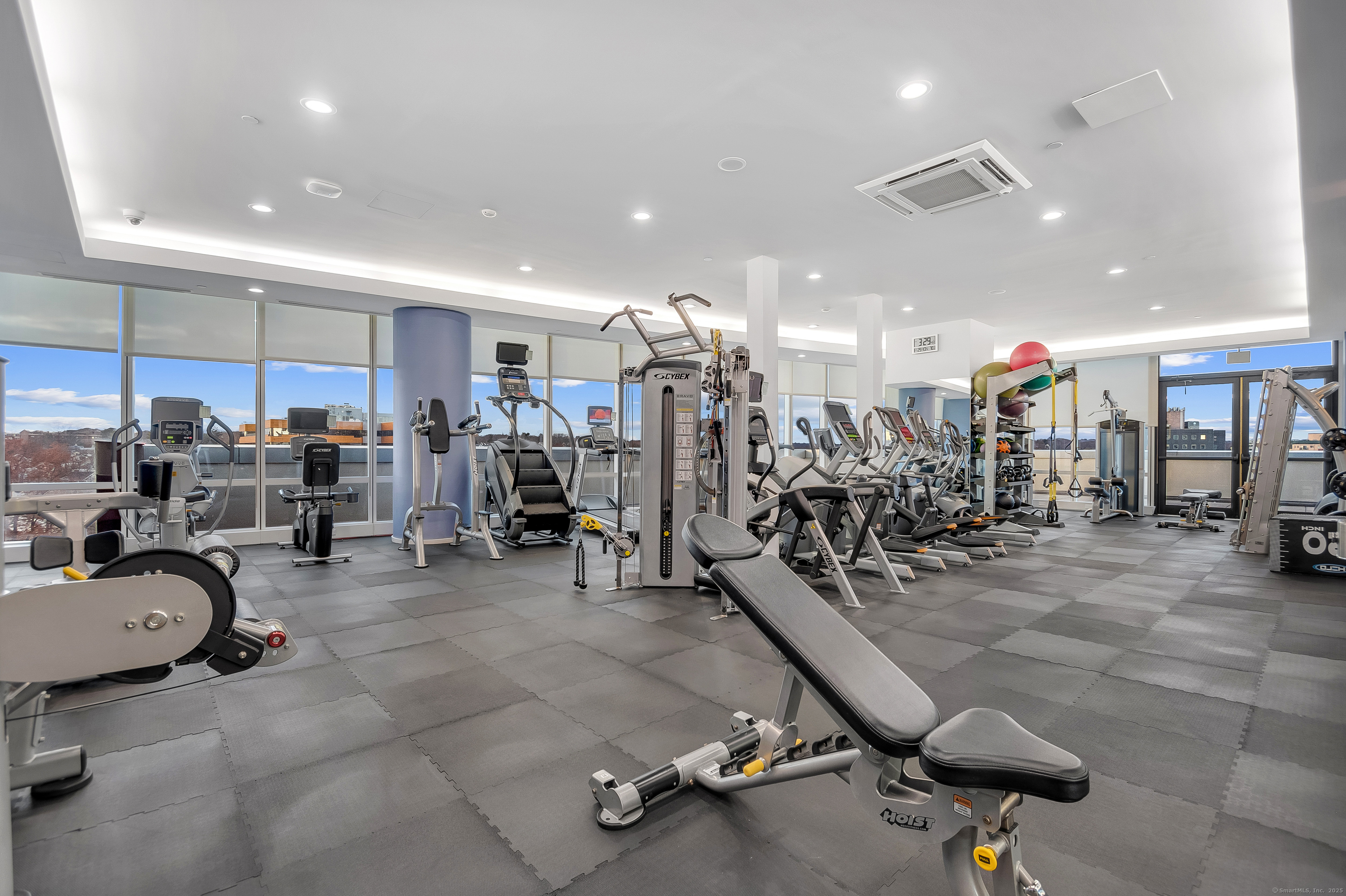 1 Broad Street PH27E