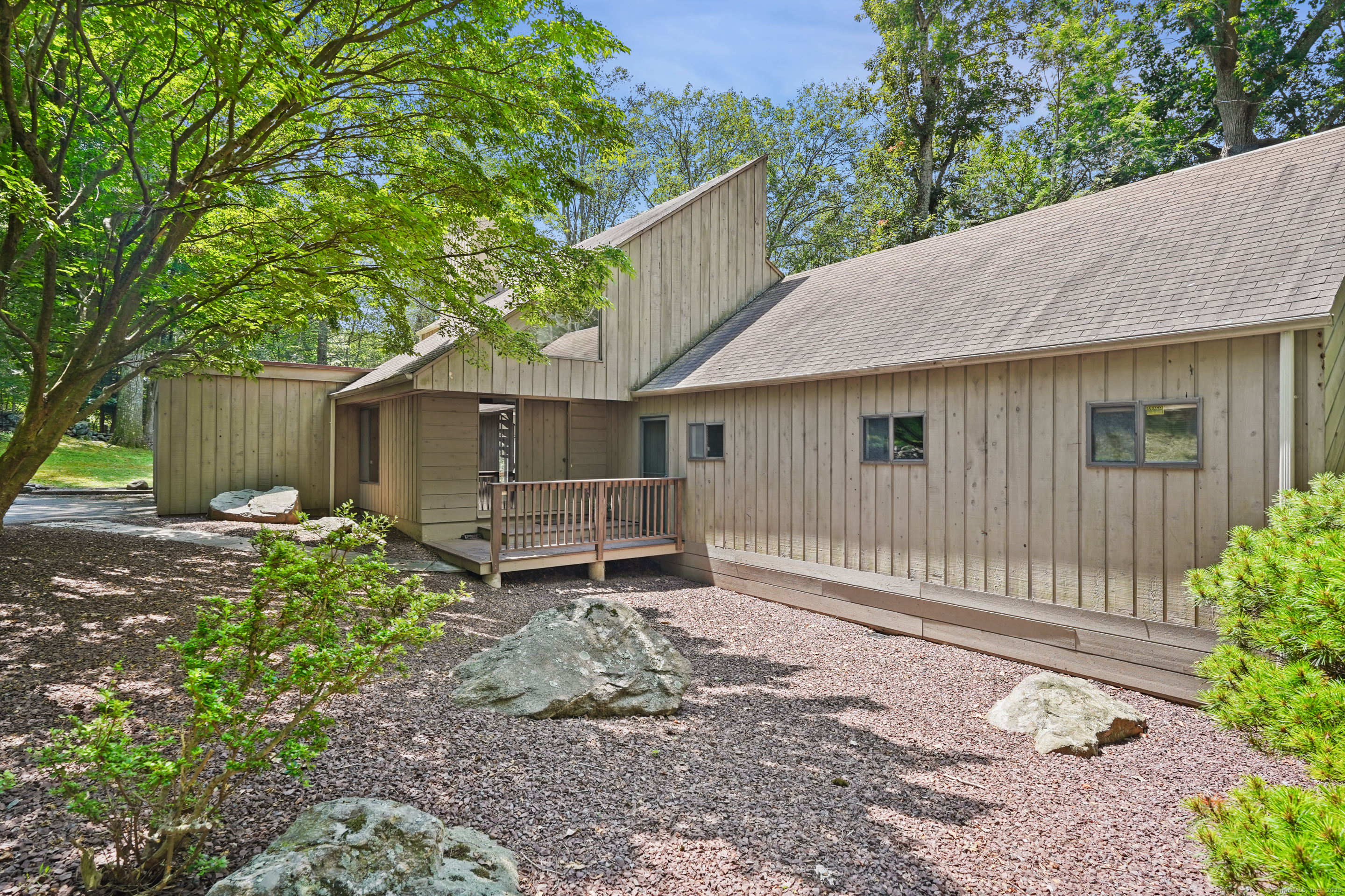 1016 Rock Rimmon Road