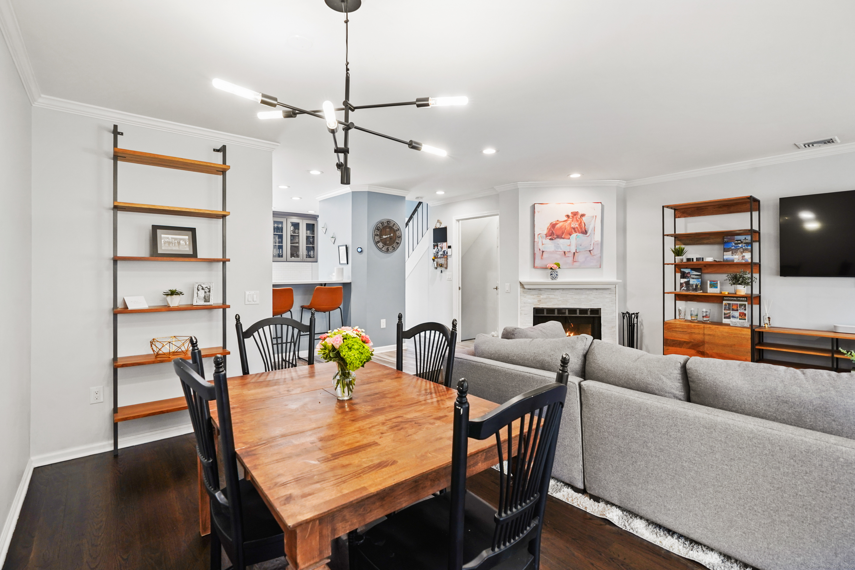1900 Summer Street 25
