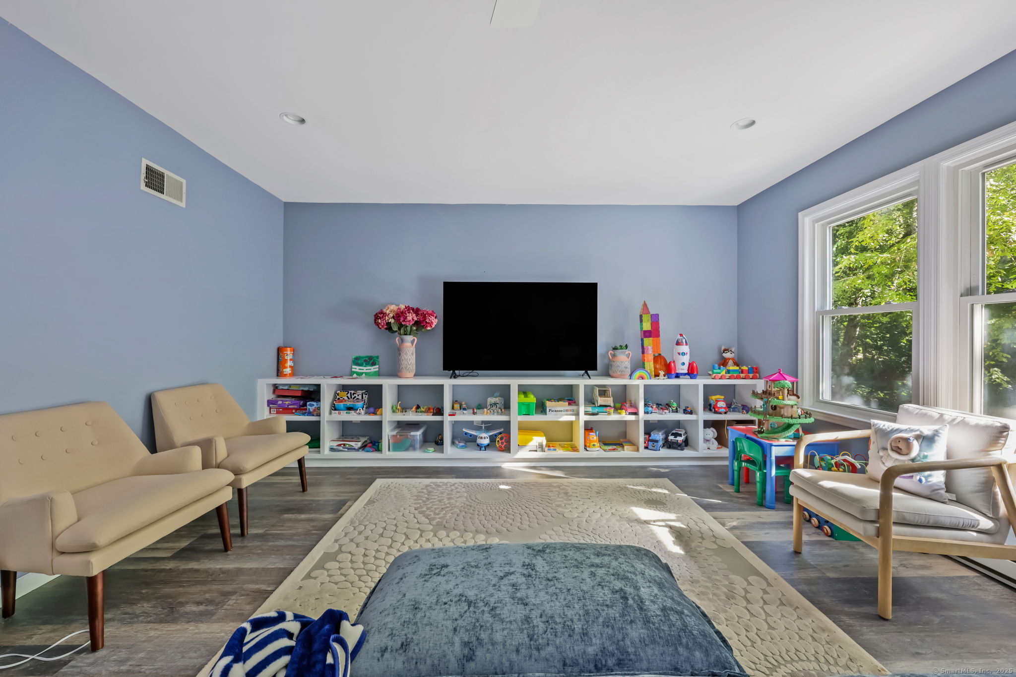 95 Columbus Place APT 6