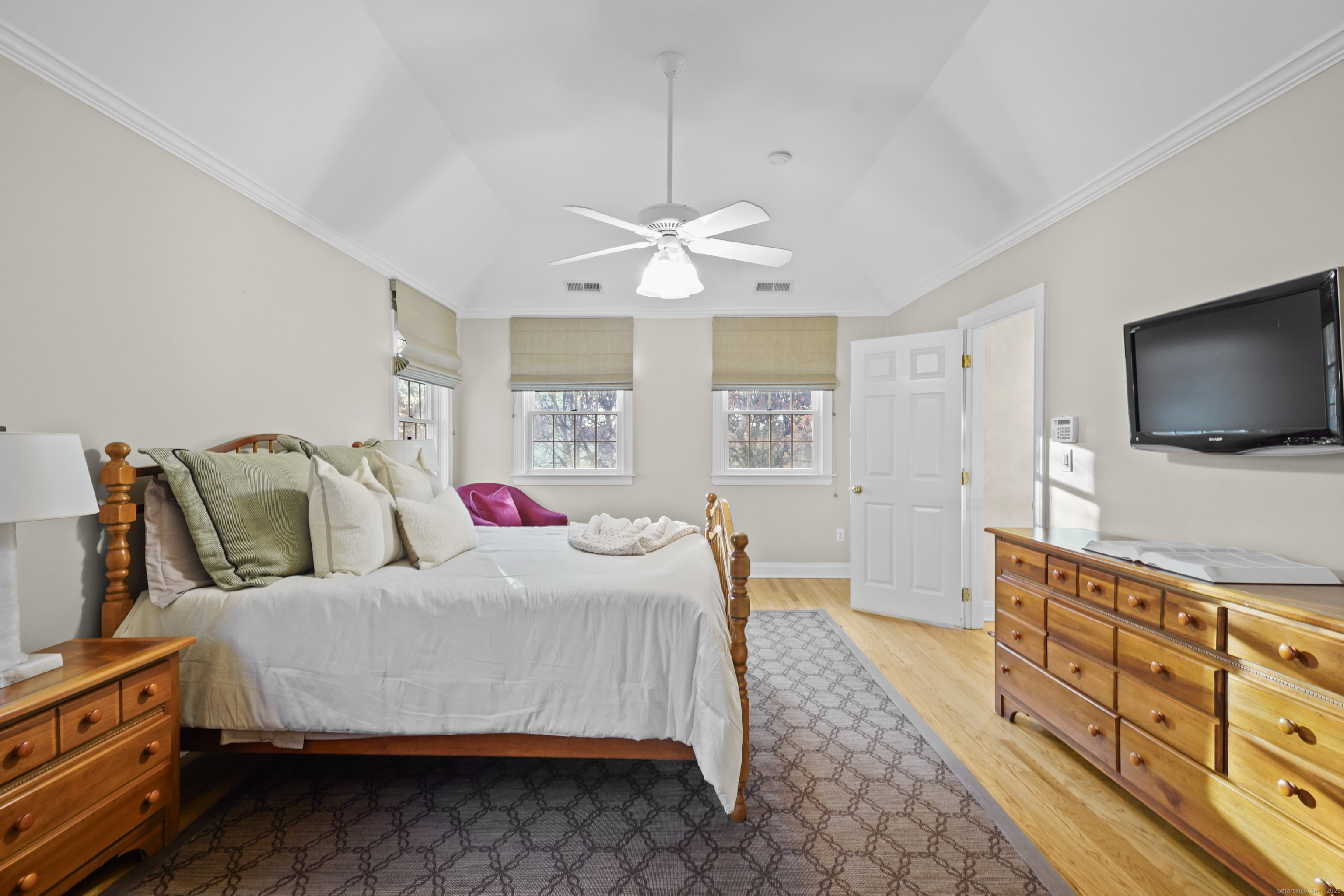 77 Fox Glen Drive