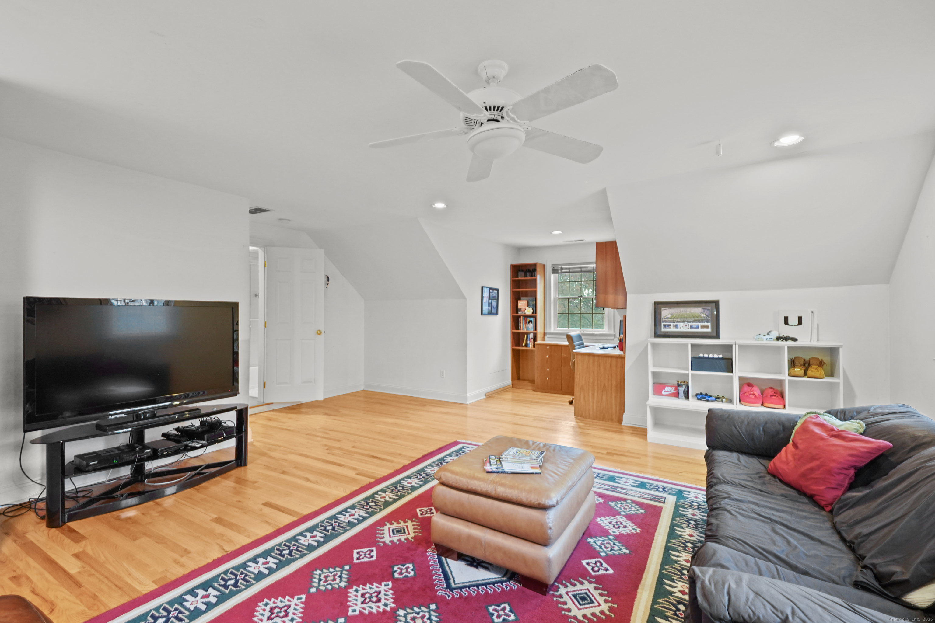 77 Fox Glen Drive