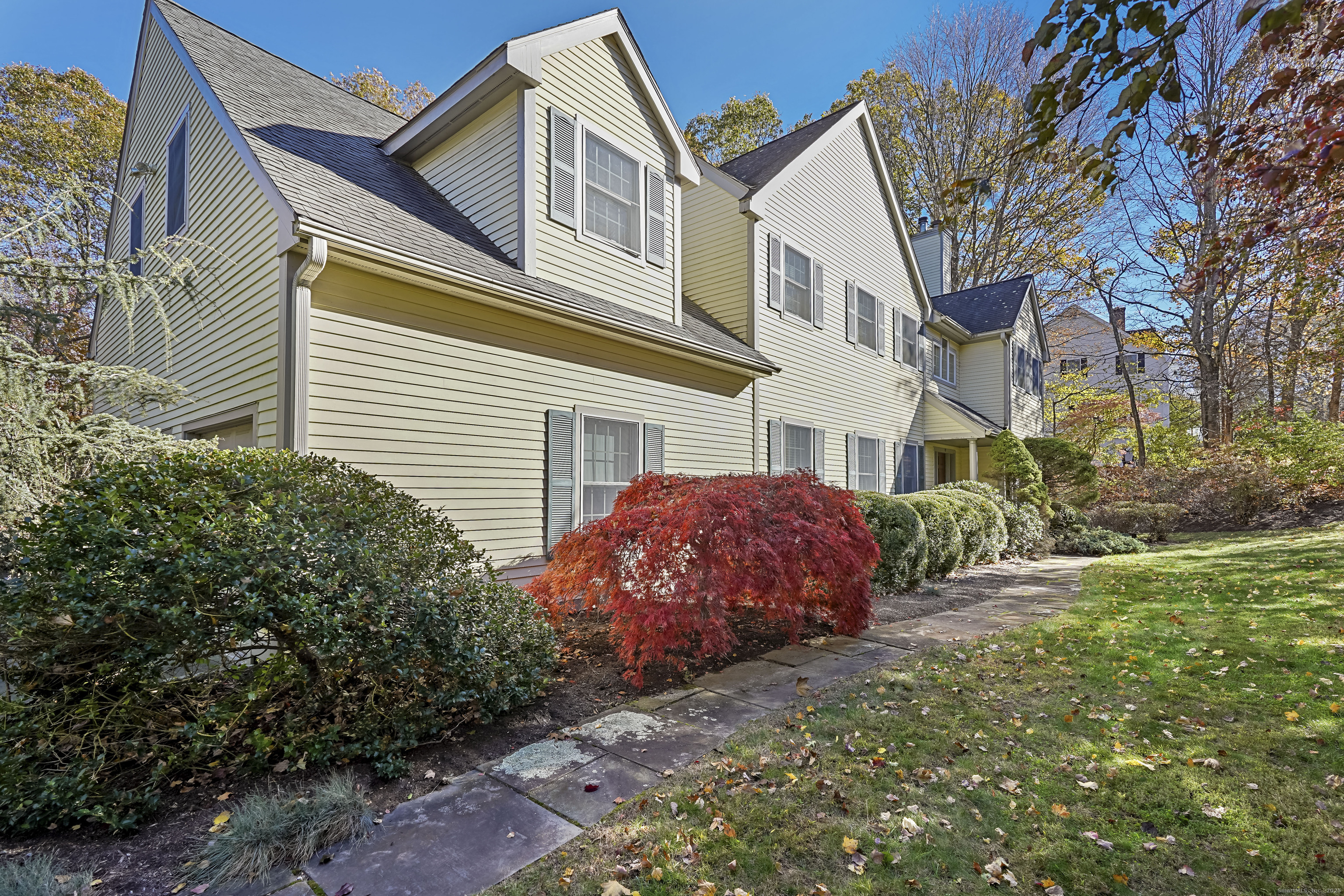 77 Fox Glen Drive