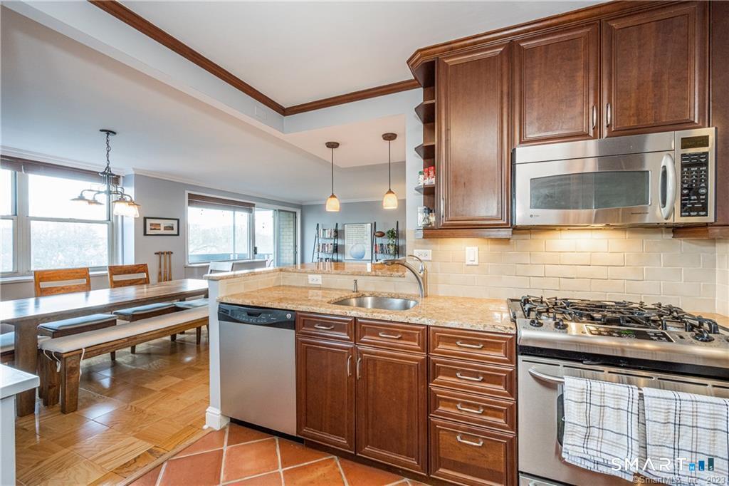 50 Glenbrook Road 6E