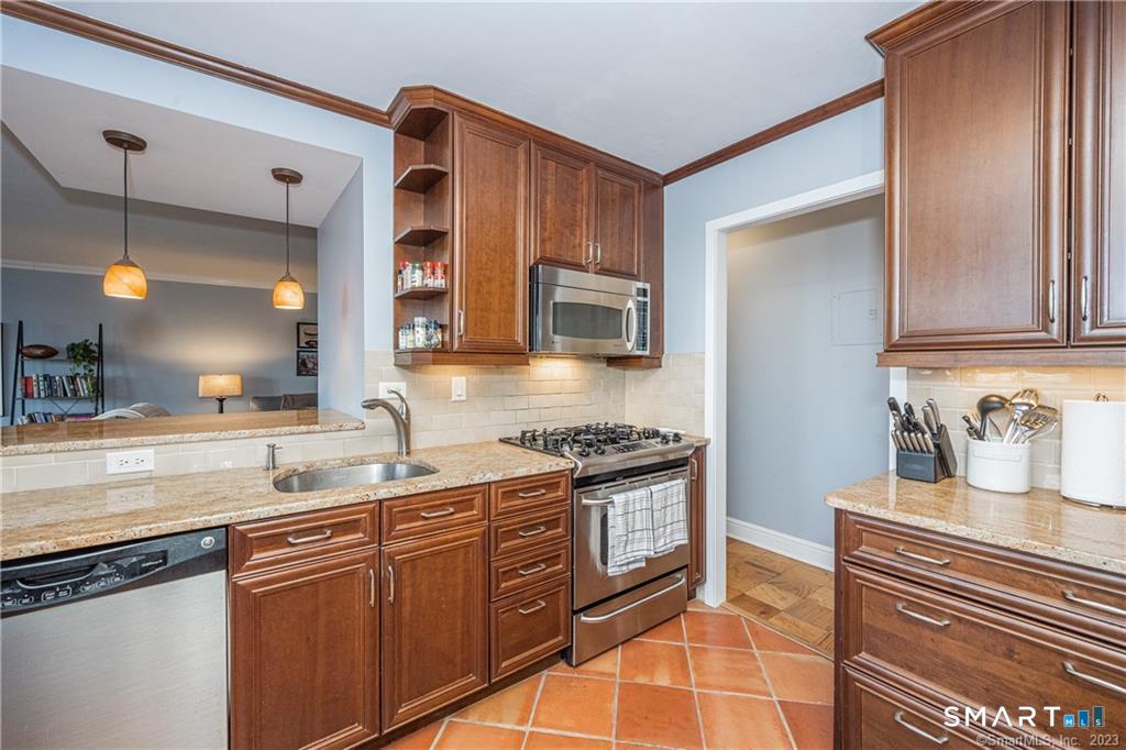50 Glenbrook Road 6E