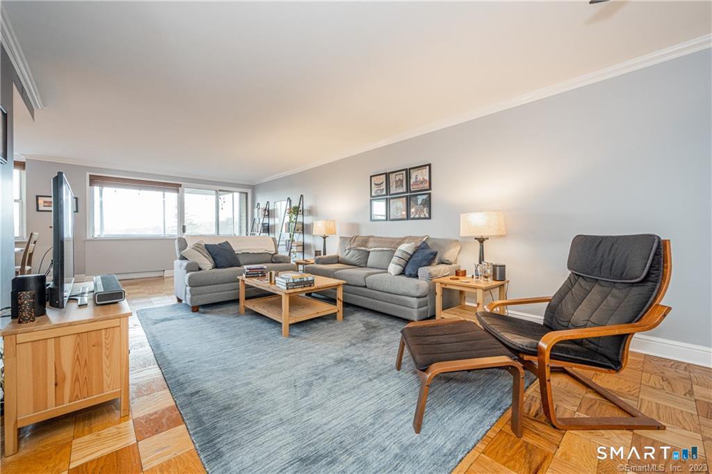 50 Glenbrook Road 6E