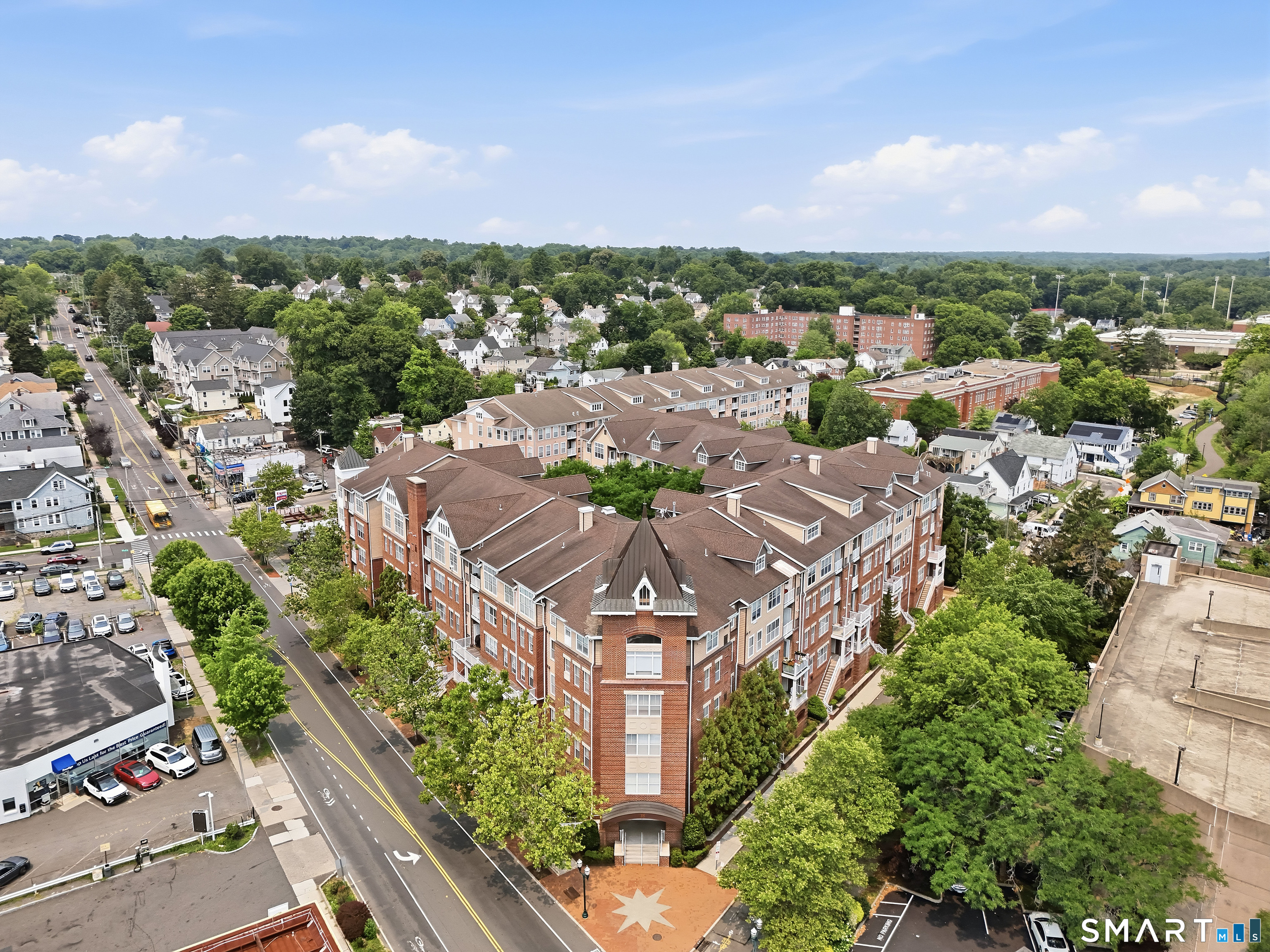 35 W Broad Street Unit: 305