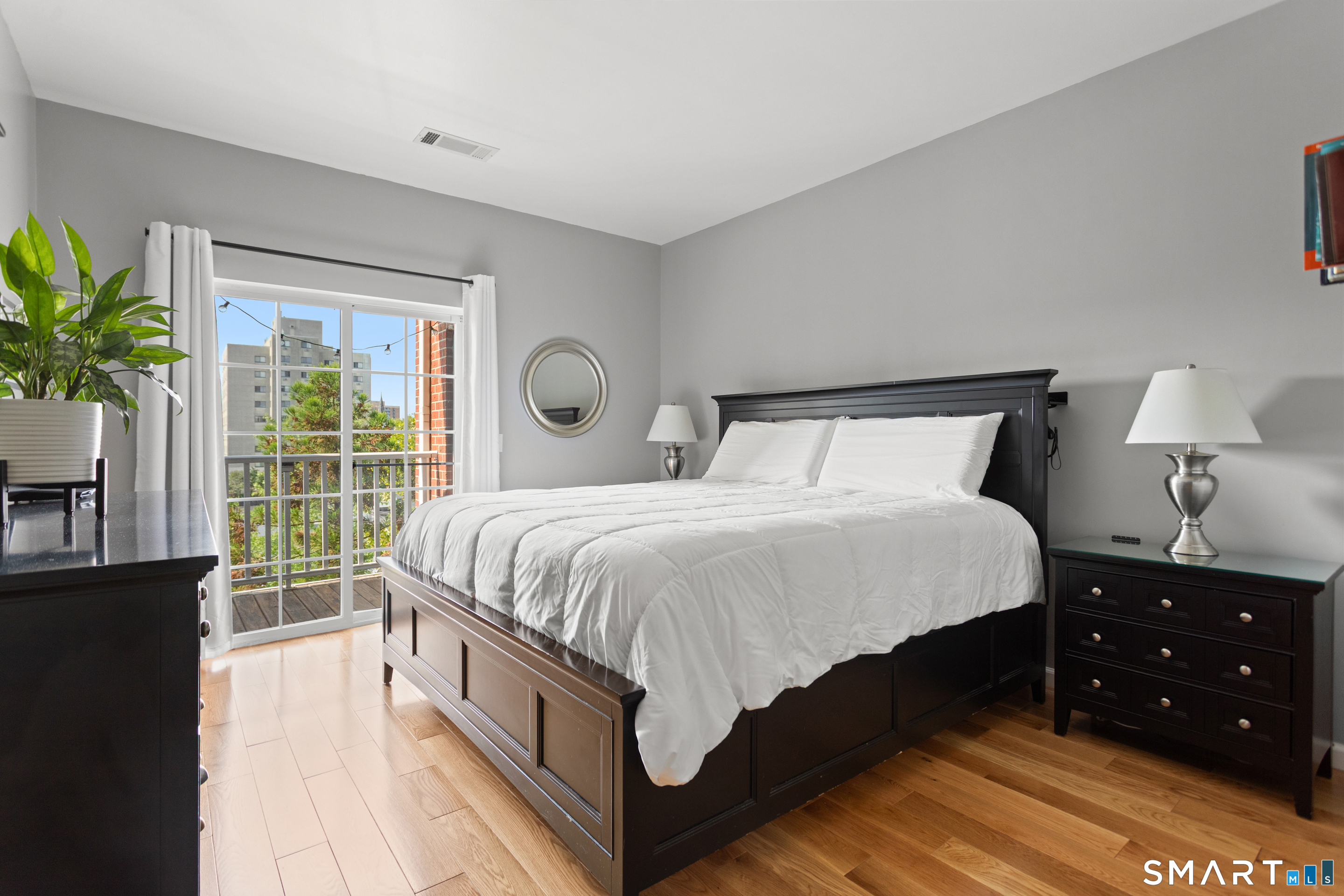 35 W Broad Street Unit: 305
