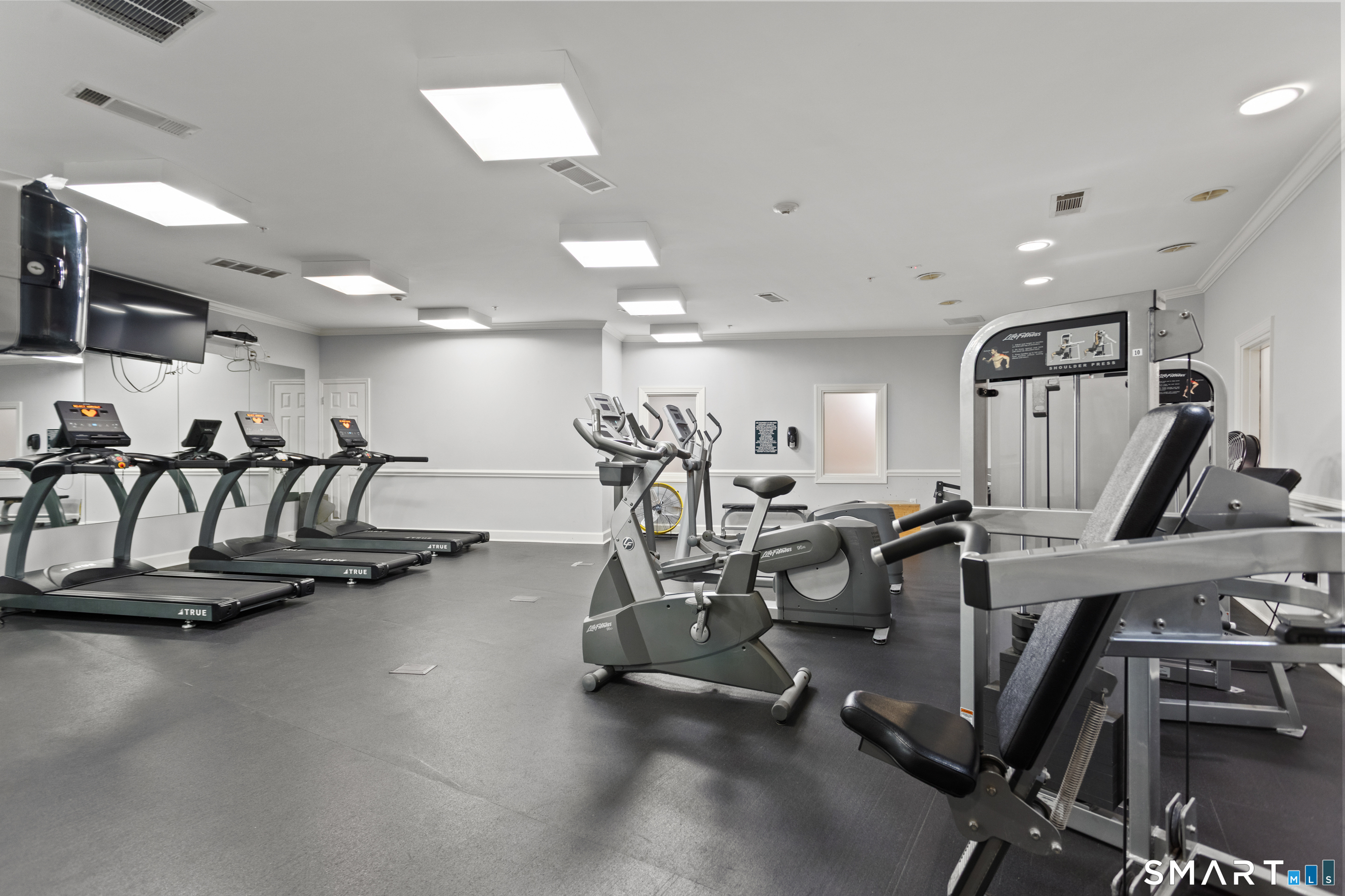 35 W Broad Street Unit: 305
