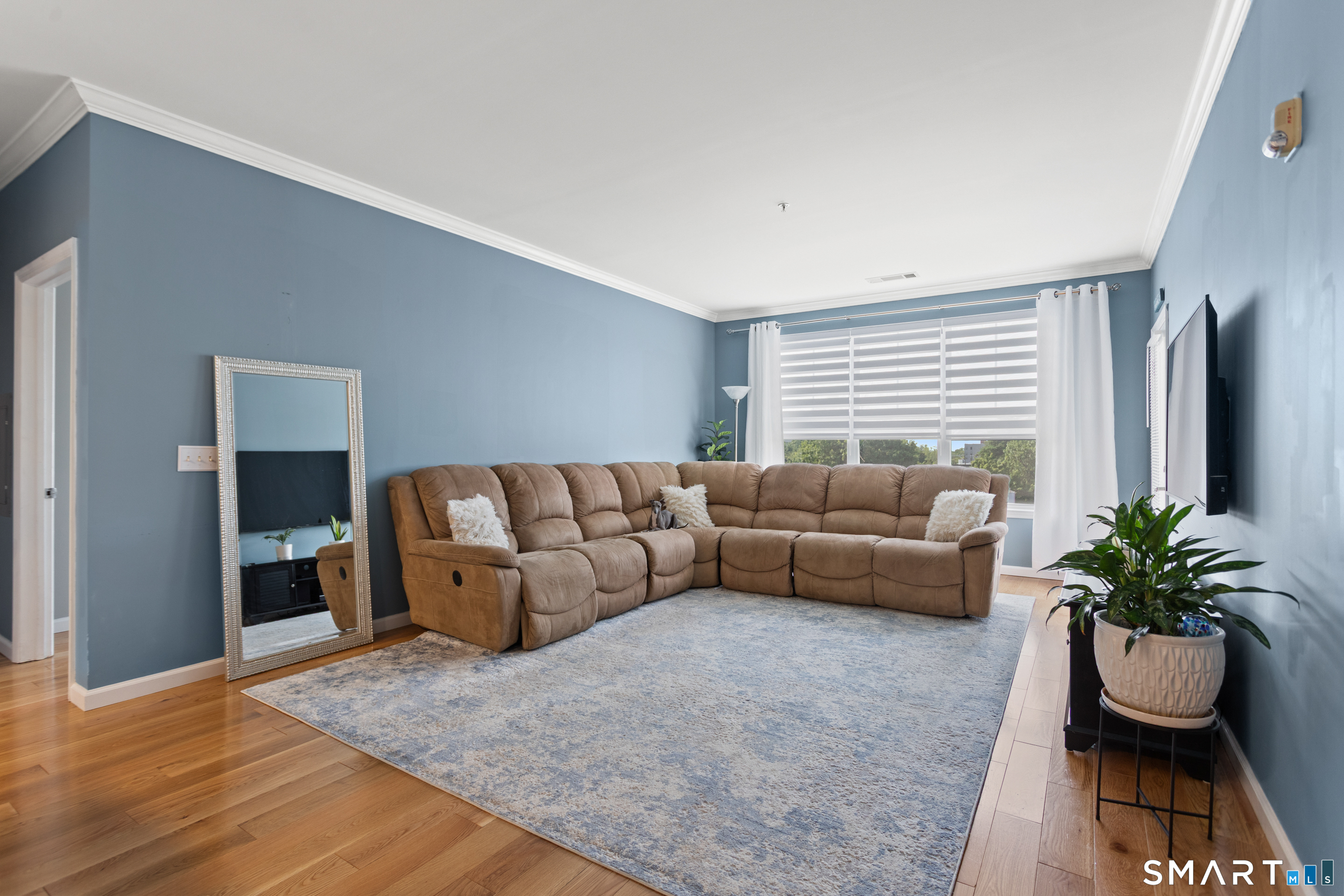 35 W Broad Street Unit: 305