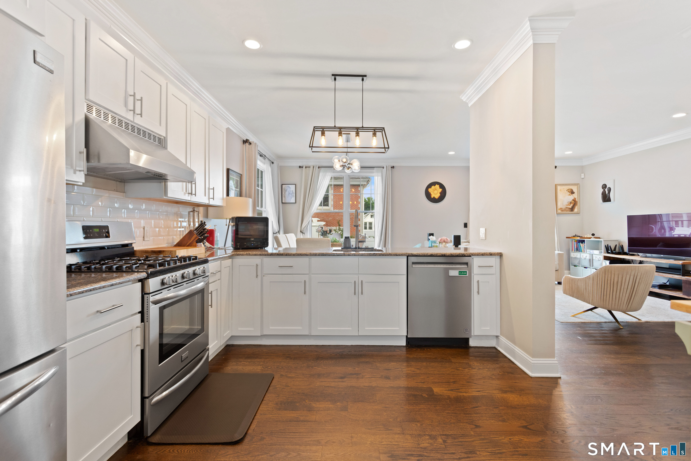 91 W Broad Street Unit: APT 13