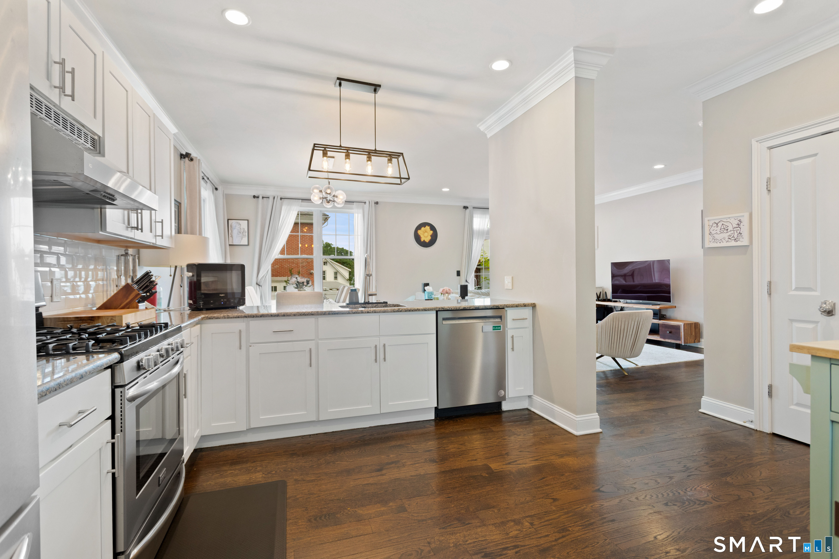 91 W Broad Street Unit: APT 13