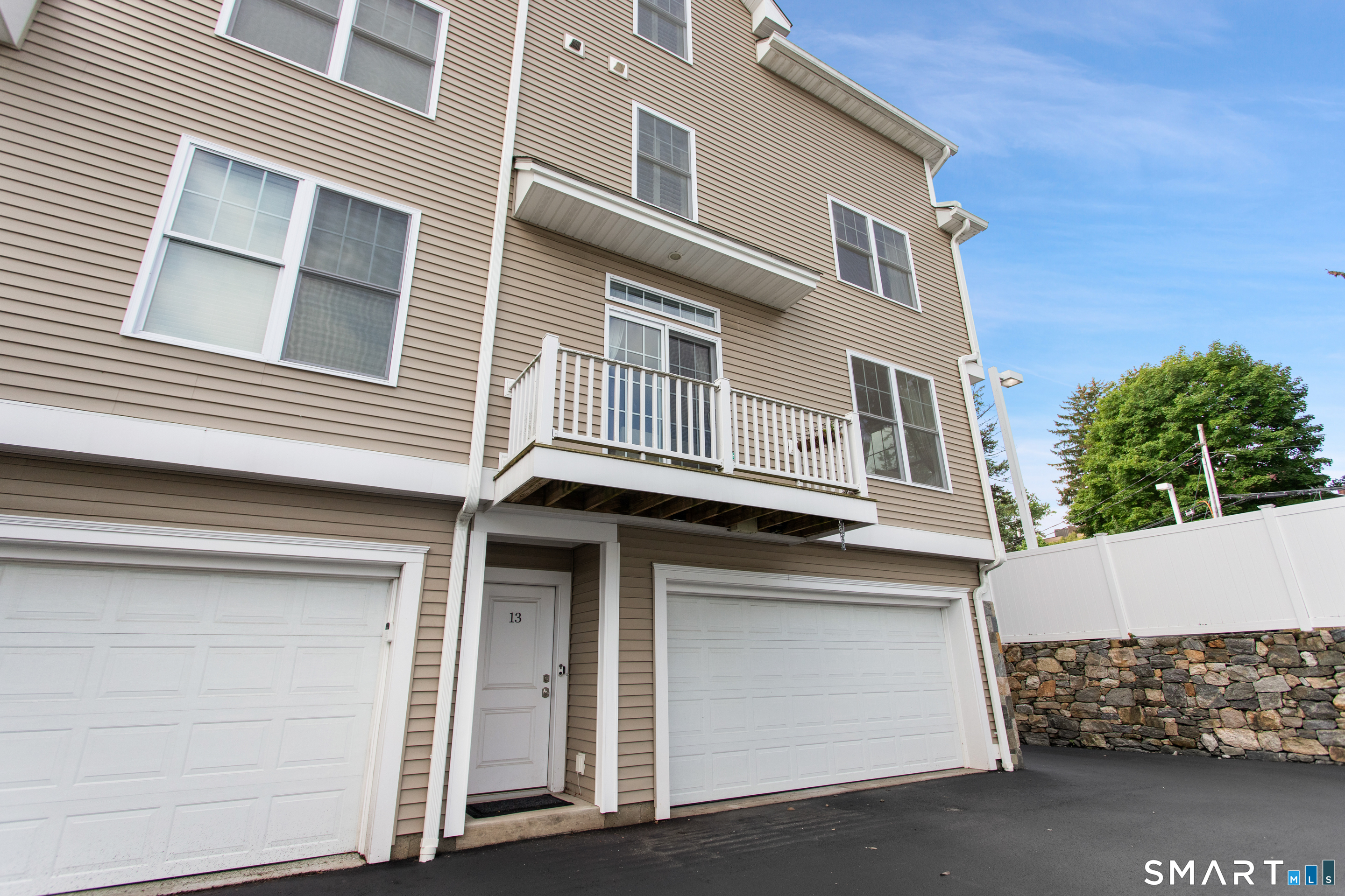 91 W Broad Street Unit: APT 13