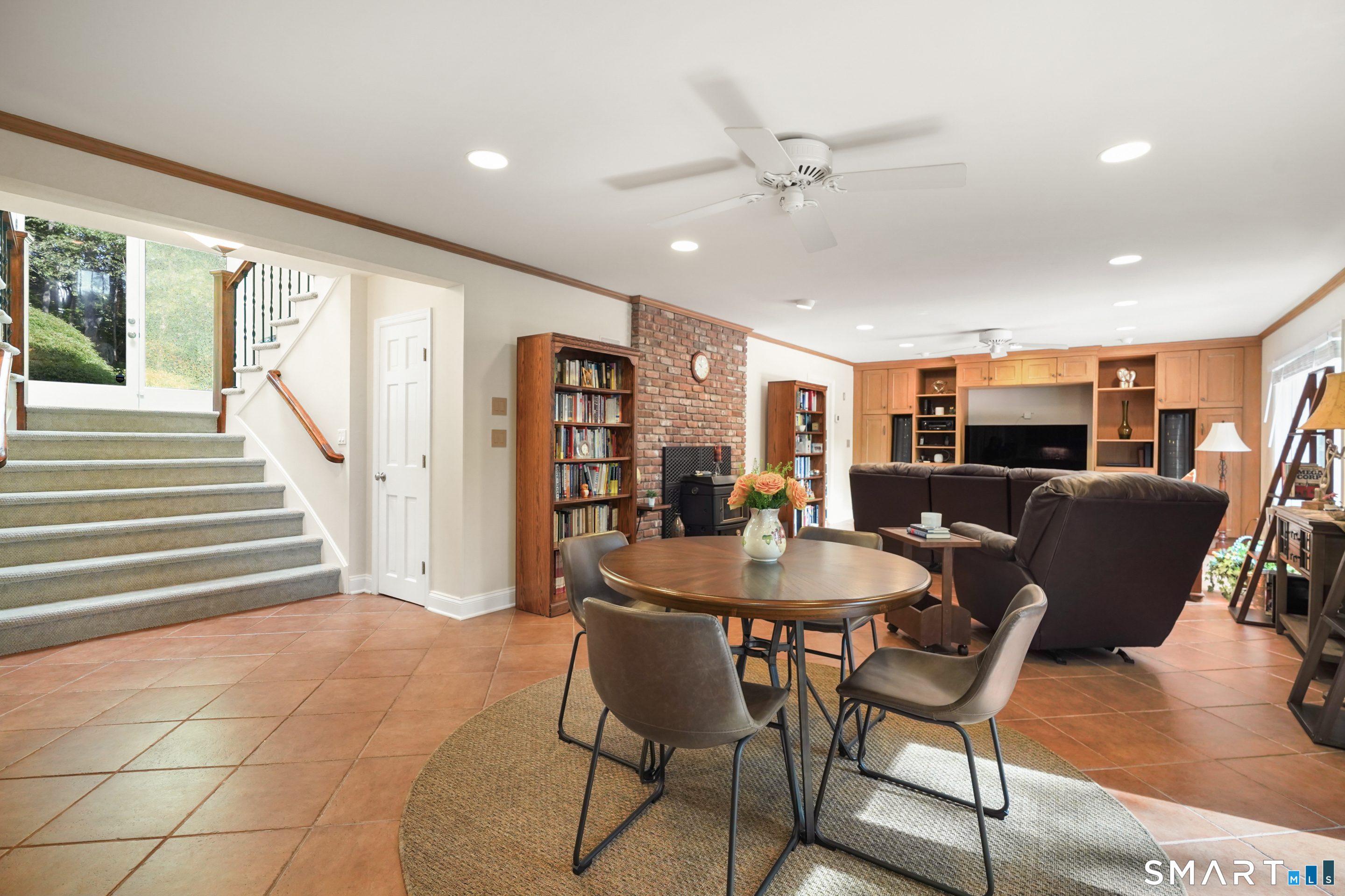 1171 Riverbank Road