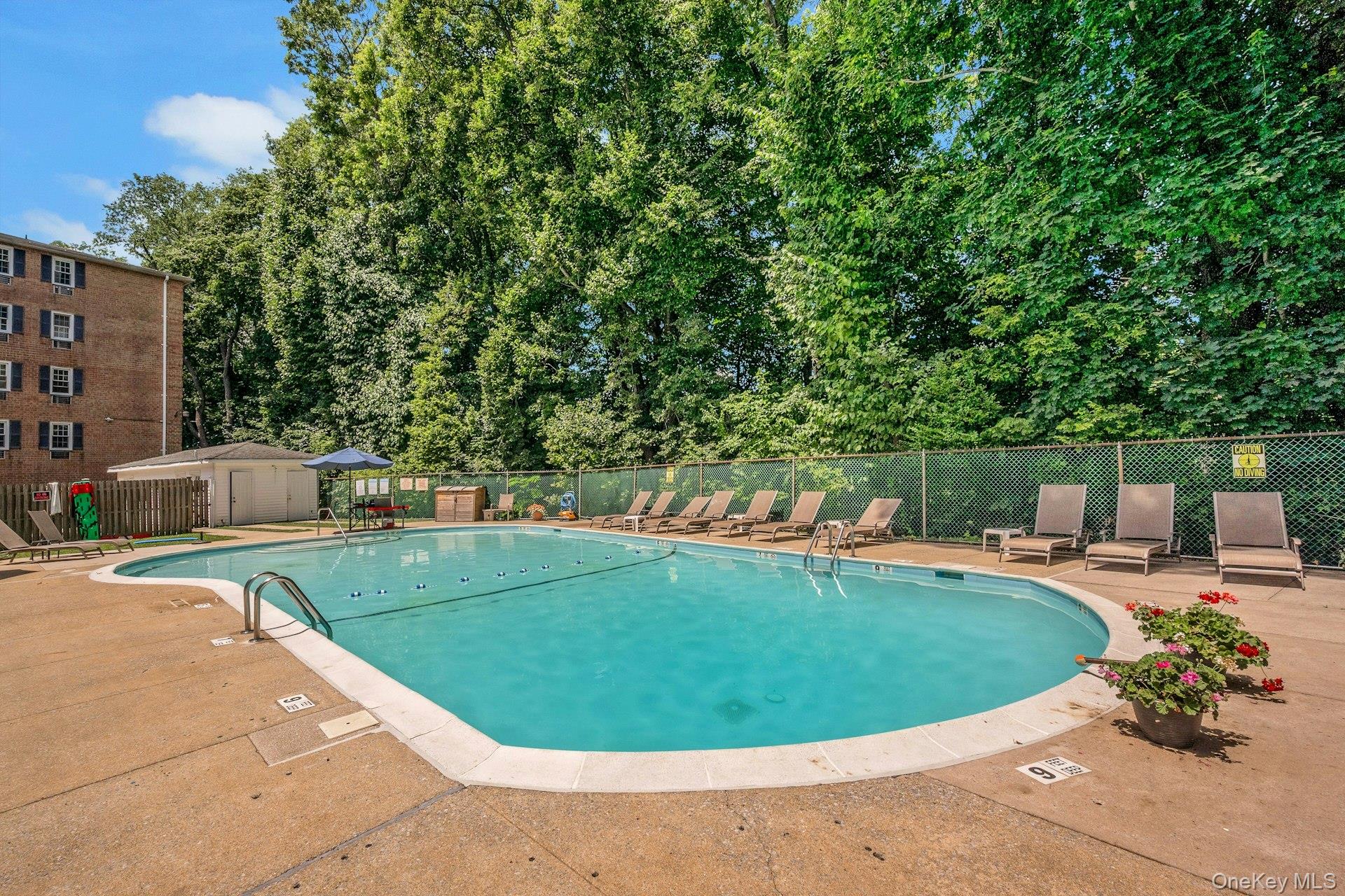 2 Consulate Drive Unit: 3B