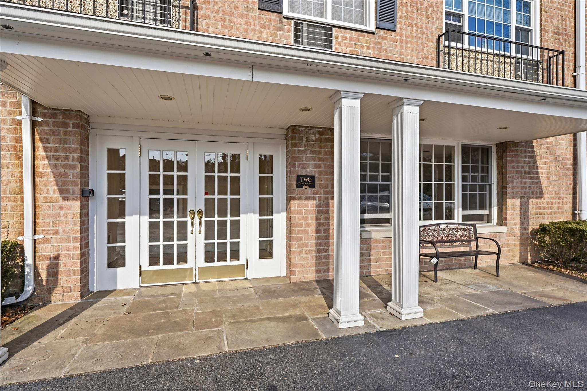 2 Consulate Drive Unit: 3B