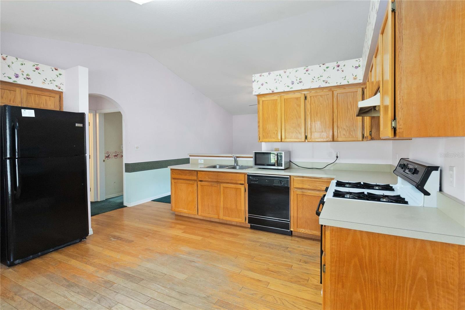 804 FORESTWOOD DR