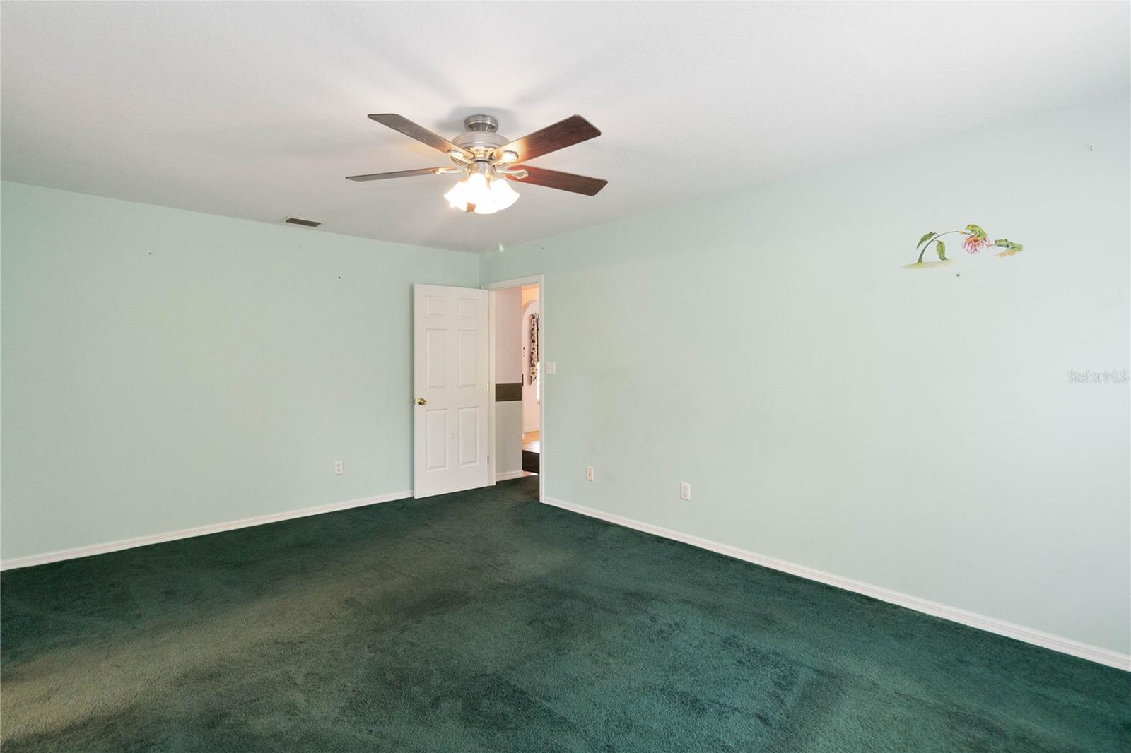804 FORESTWOOD DR