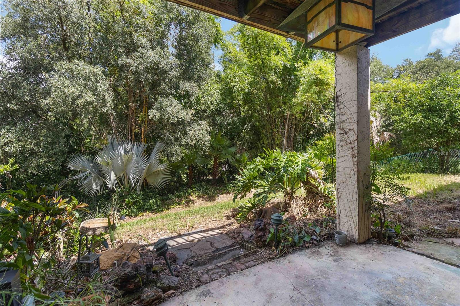 804 FORESTWOOD DR