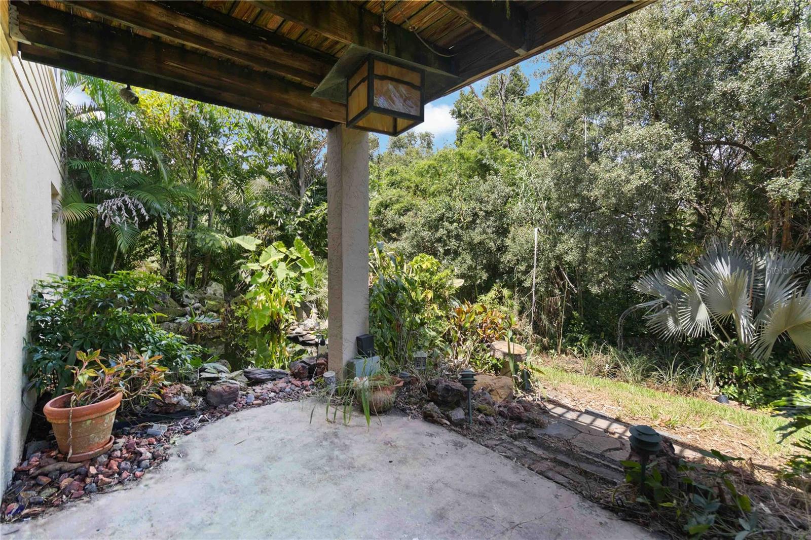 804 FORESTWOOD DR
