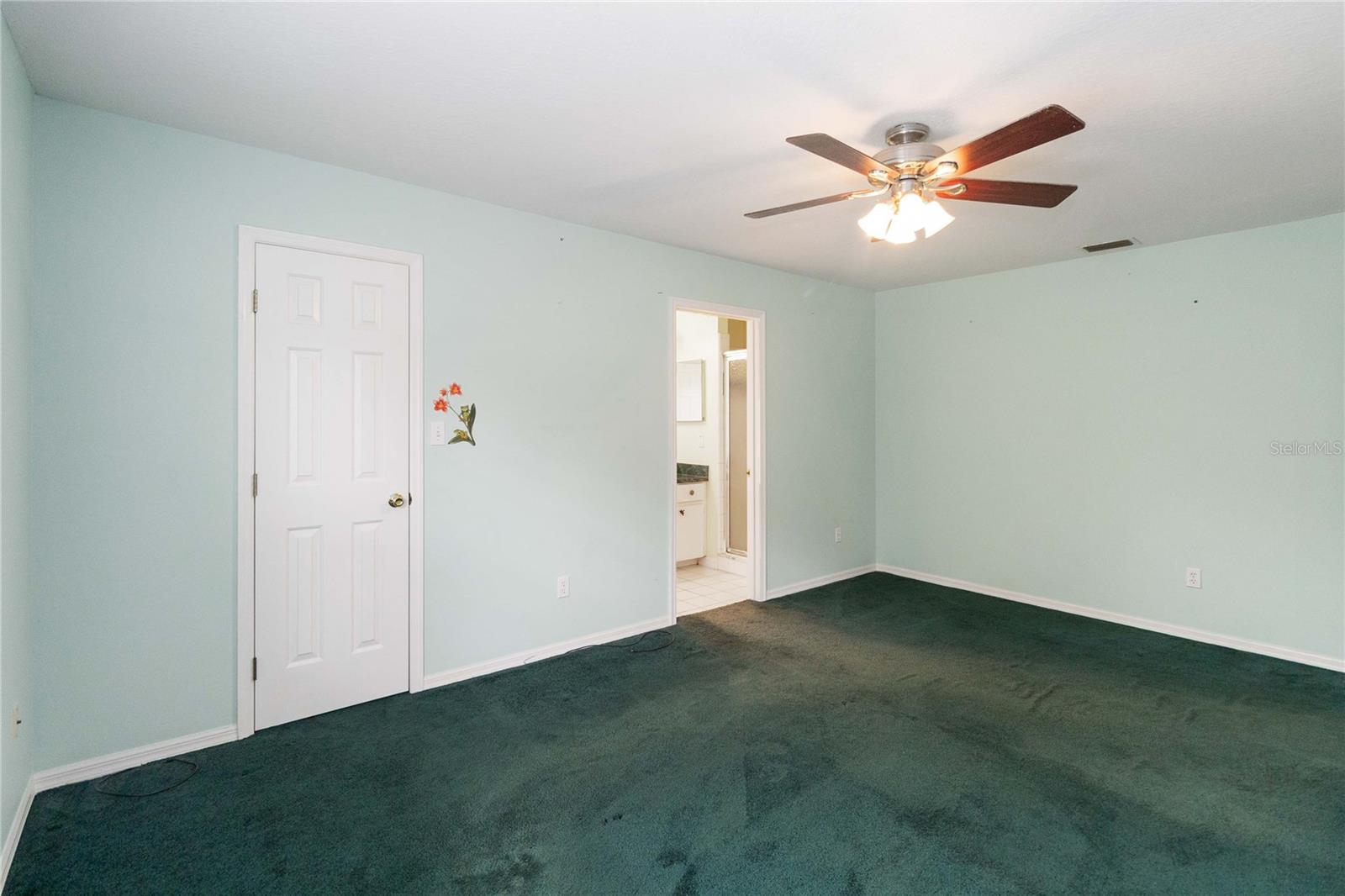 804 FORESTWOOD DR