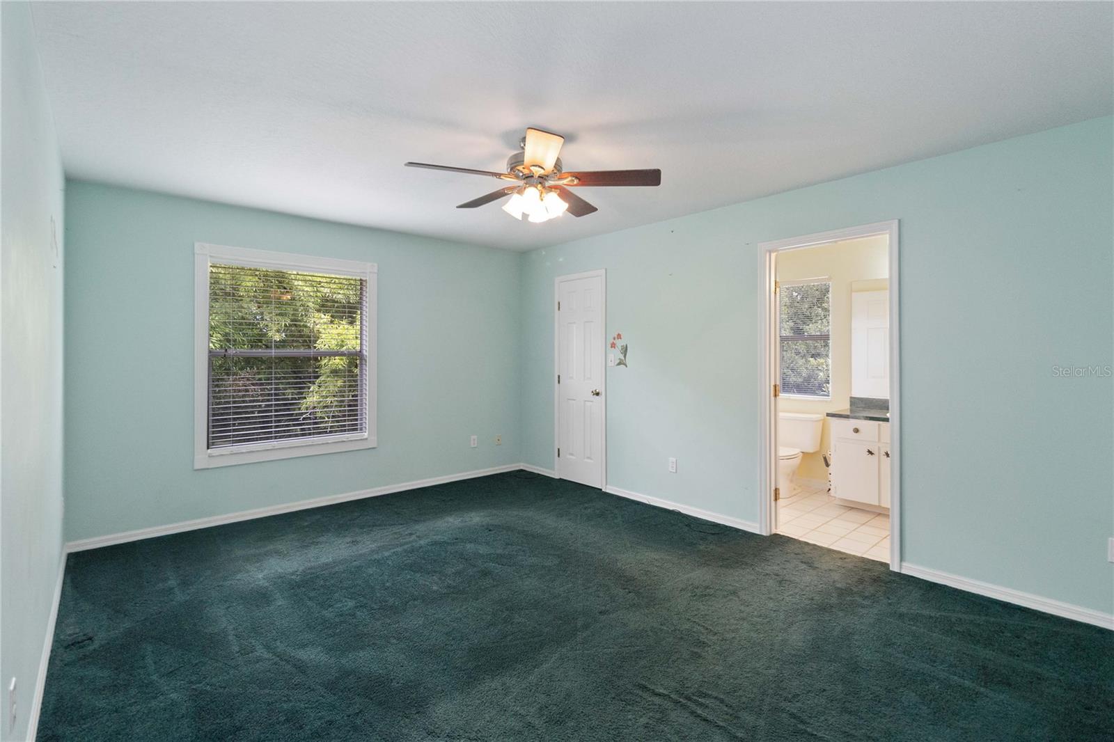 804 FORESTWOOD DR