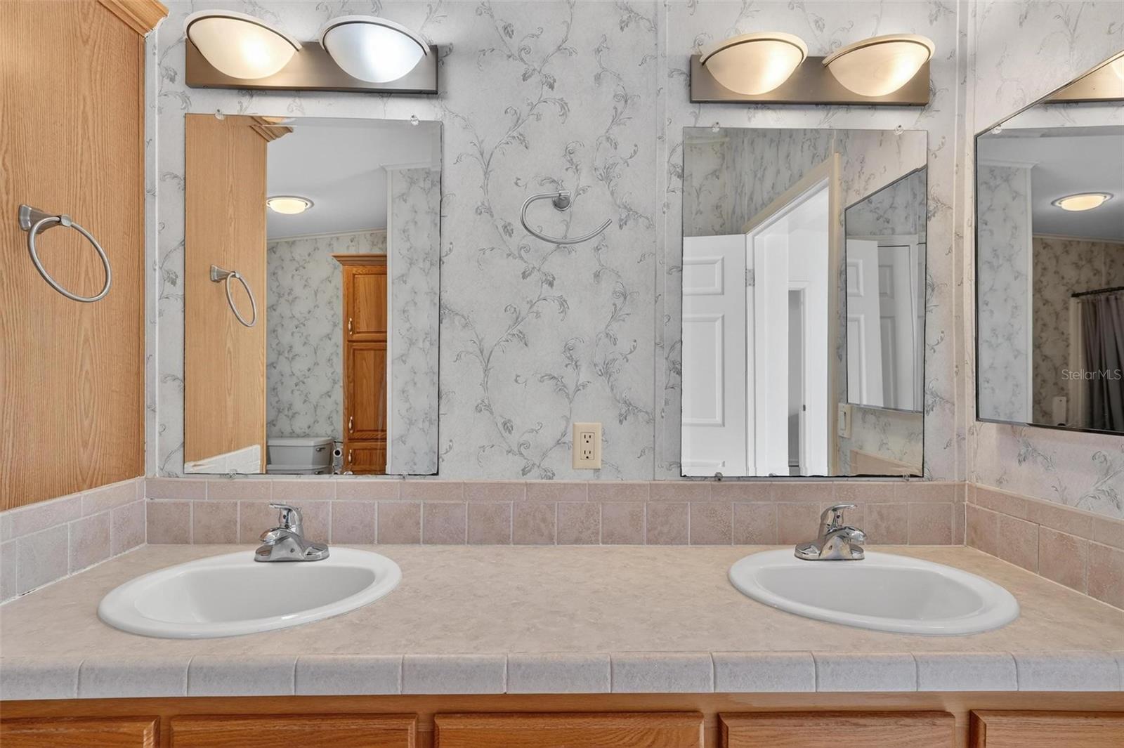 5353 NE 136TH PL